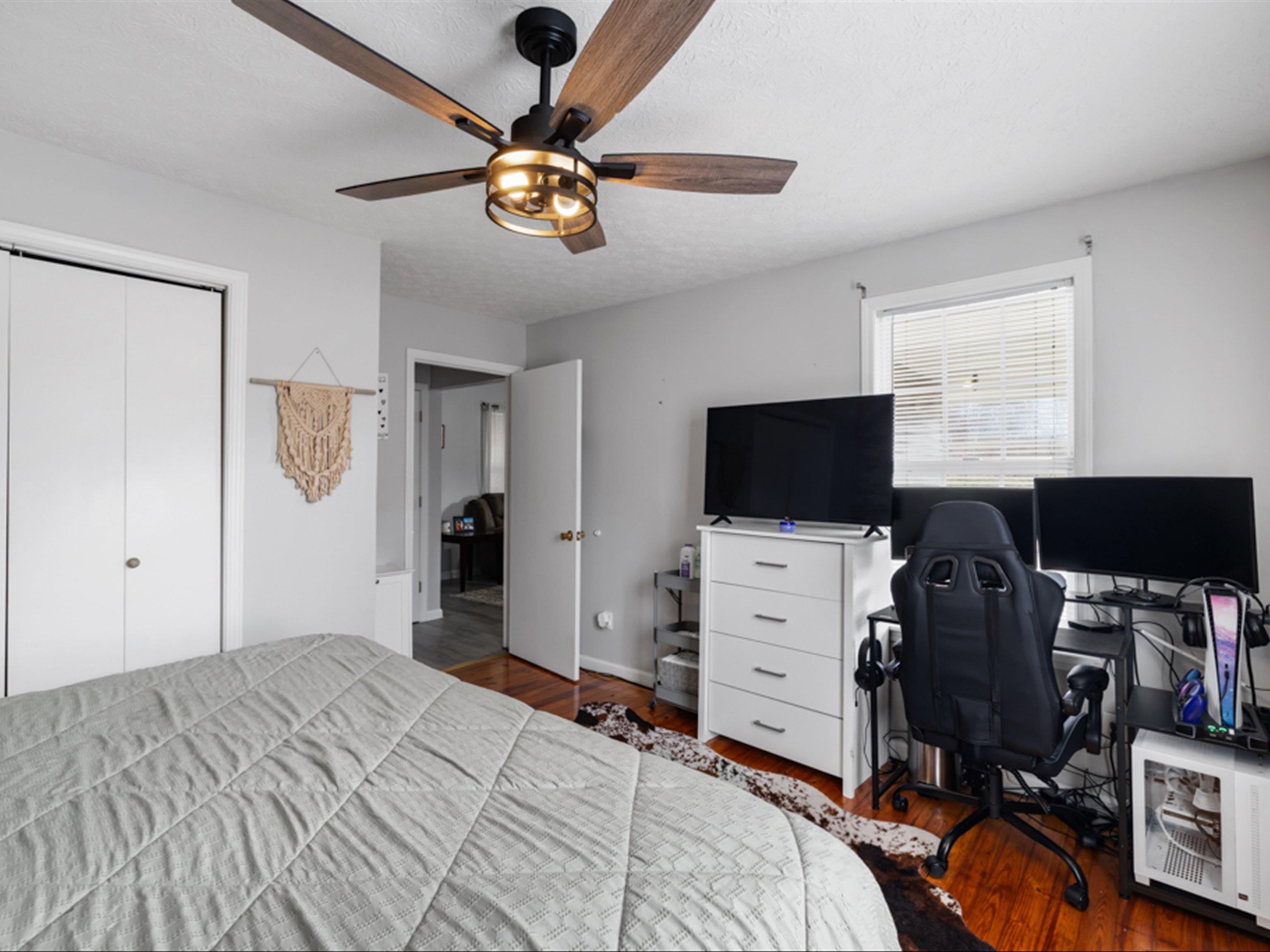 937 River Rd, Central City, Kentucky 42330, 2 Bedrooms Bedrooms, ,2 BathroomsBathrooms,Single Family Residence,For Sale,River Rd,93996