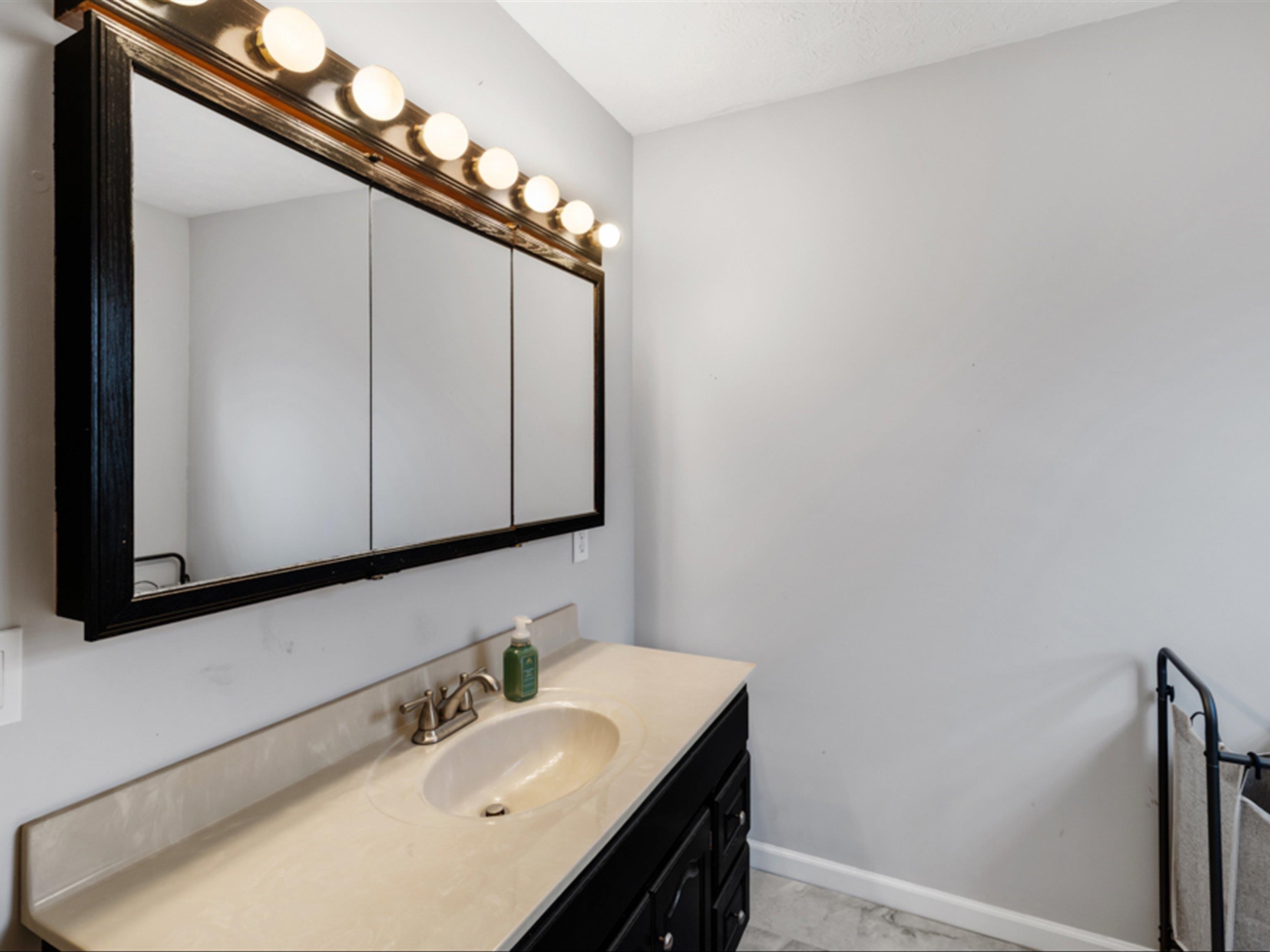 937 River Rd, Central City, Kentucky 42330, 2 Bedrooms Bedrooms, ,2 BathroomsBathrooms,Single Family Residence,For Sale,River Rd,93996