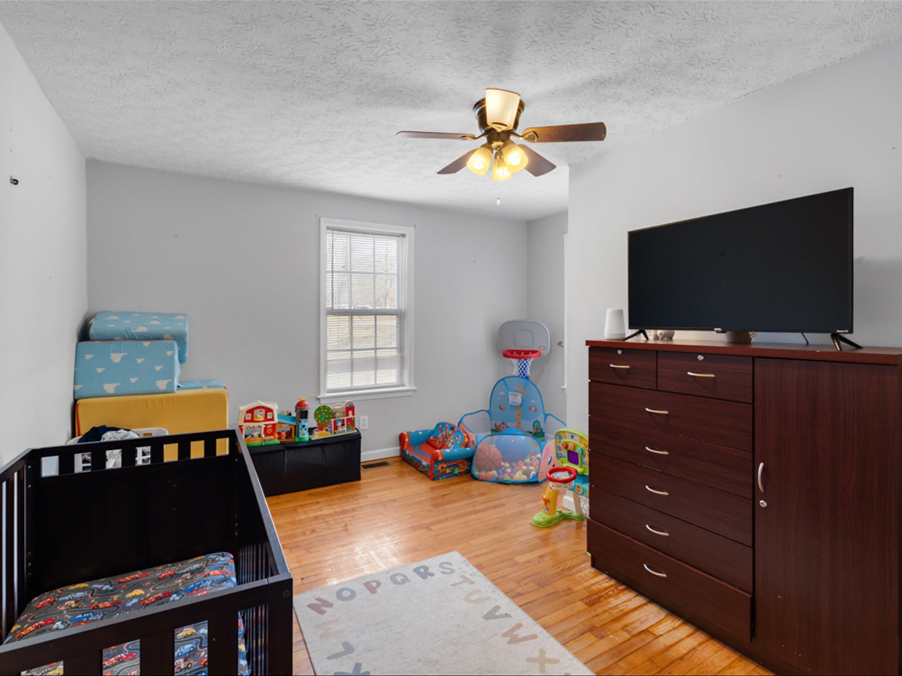 937 River Rd, Central City, Kentucky 42330, 2 Bedrooms Bedrooms, ,2 BathroomsBathrooms,Single Family Residence,For Sale,River Rd,93996