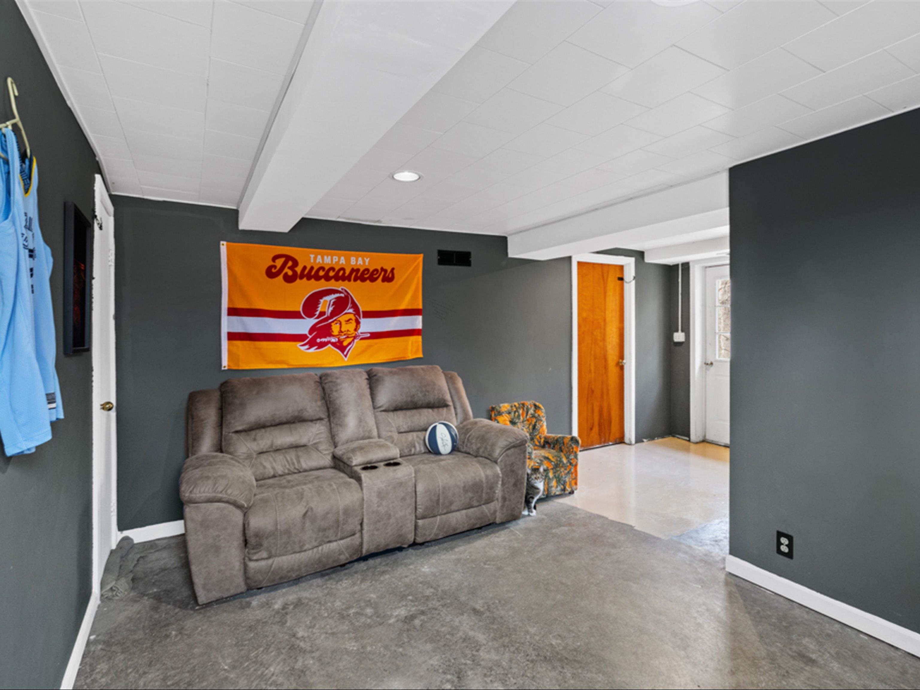 937 River Rd, Central City, Kentucky 42330, 2 Bedrooms Bedrooms, ,2 BathroomsBathrooms,Single Family Residence,For Sale,River Rd,93996