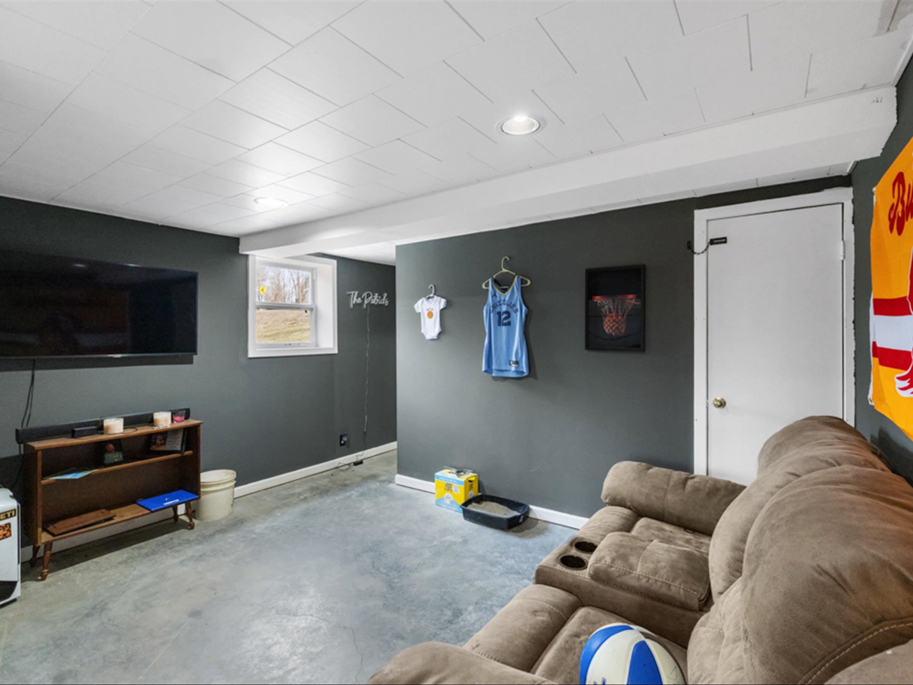 937 River Rd, Central City, Kentucky 42330, 2 Bedrooms Bedrooms, ,2 BathroomsBathrooms,Single Family Residence,For Sale,River Rd,93996