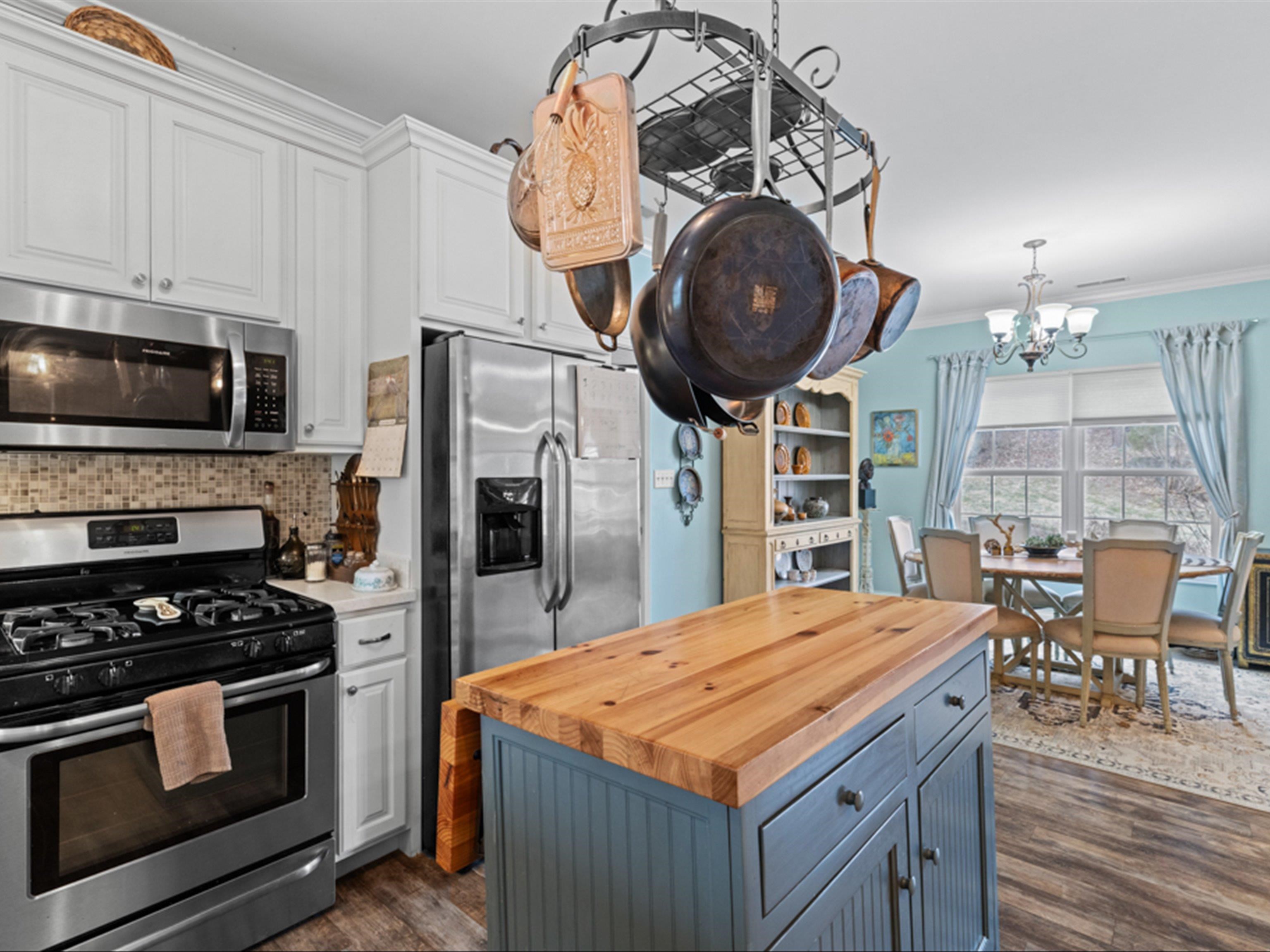 6512 Waterford Pl, Owensboro, Kentucky 42303, 3 Bedrooms Bedrooms, ,2 BathroomsBathrooms,Single Family Residence,For Sale,Waterford Pl,94000