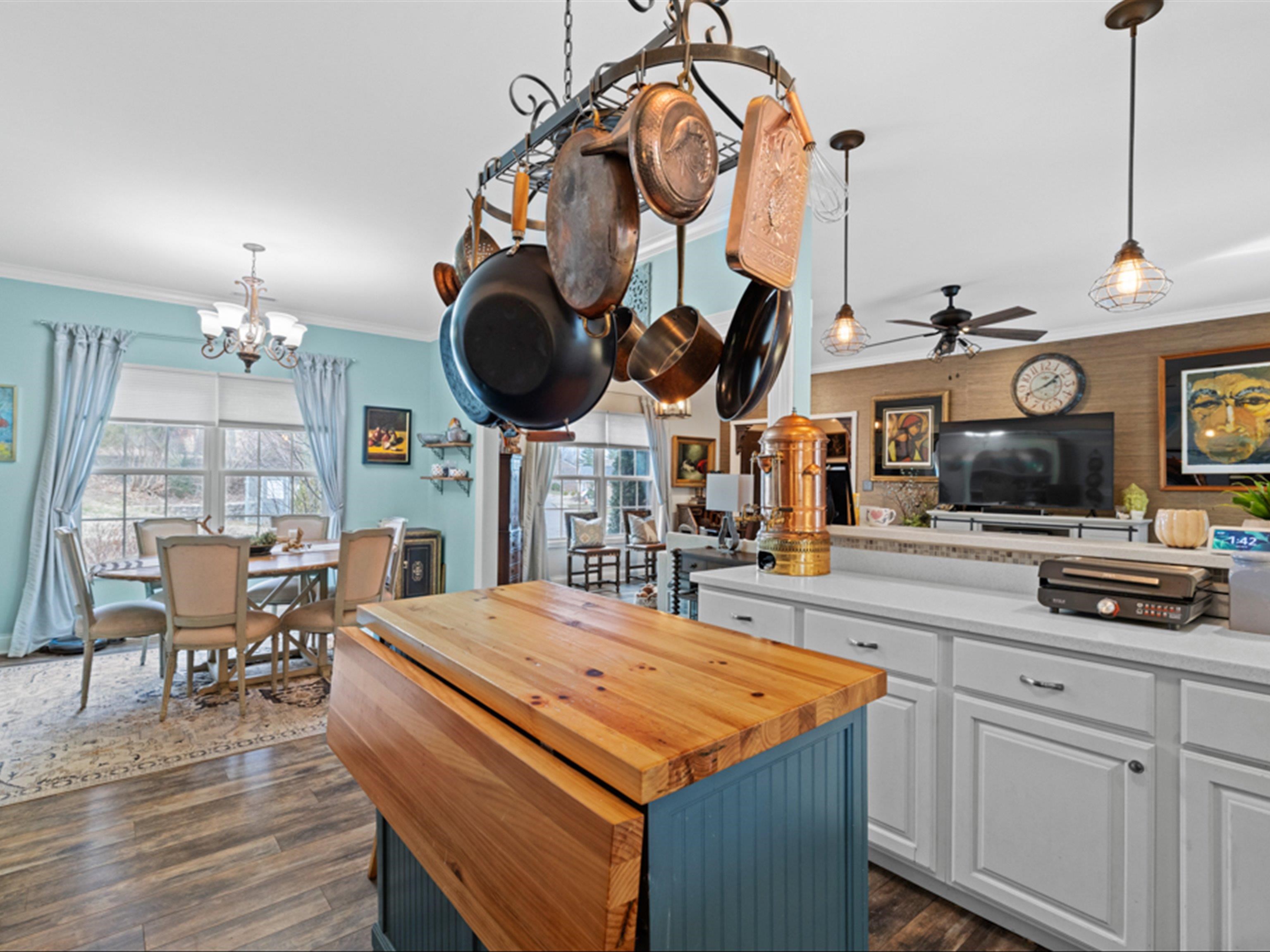 6512 Waterford Pl, Owensboro, Kentucky 42303, 3 Bedrooms Bedrooms, ,2 BathroomsBathrooms,Single Family Residence,For Sale,Waterford Pl,94000