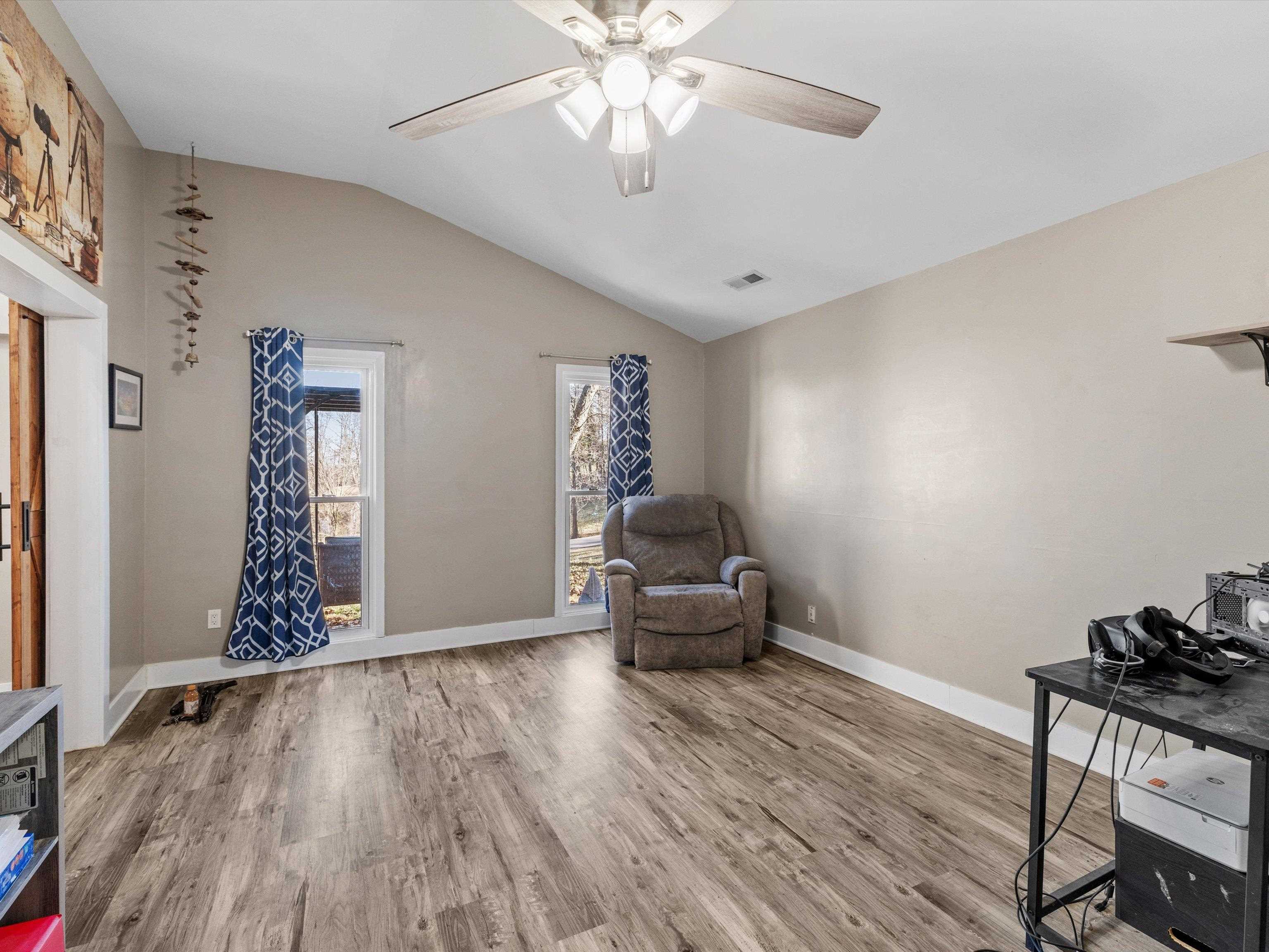 515 Hillcrest Circle, Hawesville, Kentucky 42348, 4 Bedrooms Bedrooms, ,2 BathroomsBathrooms,Single Family Residence,For Sale,Hillcrest Circle,94002