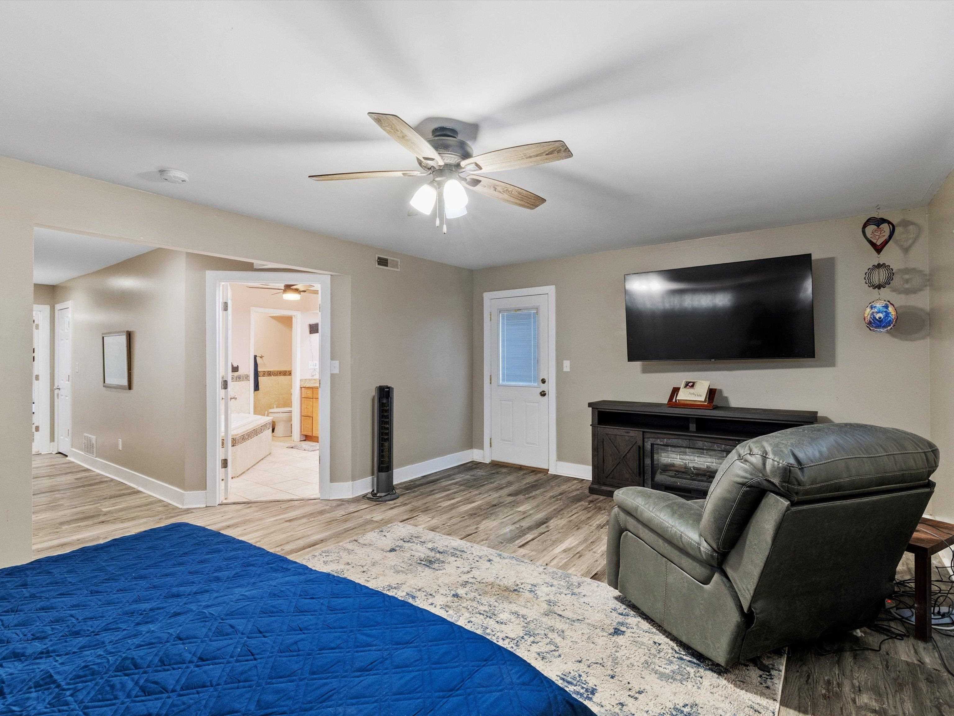 515 Hillcrest Circle, Hawesville, Kentucky 42348, 4 Bedrooms Bedrooms, ,2 BathroomsBathrooms,Single Family Residence,For Sale,Hillcrest Circle,94002