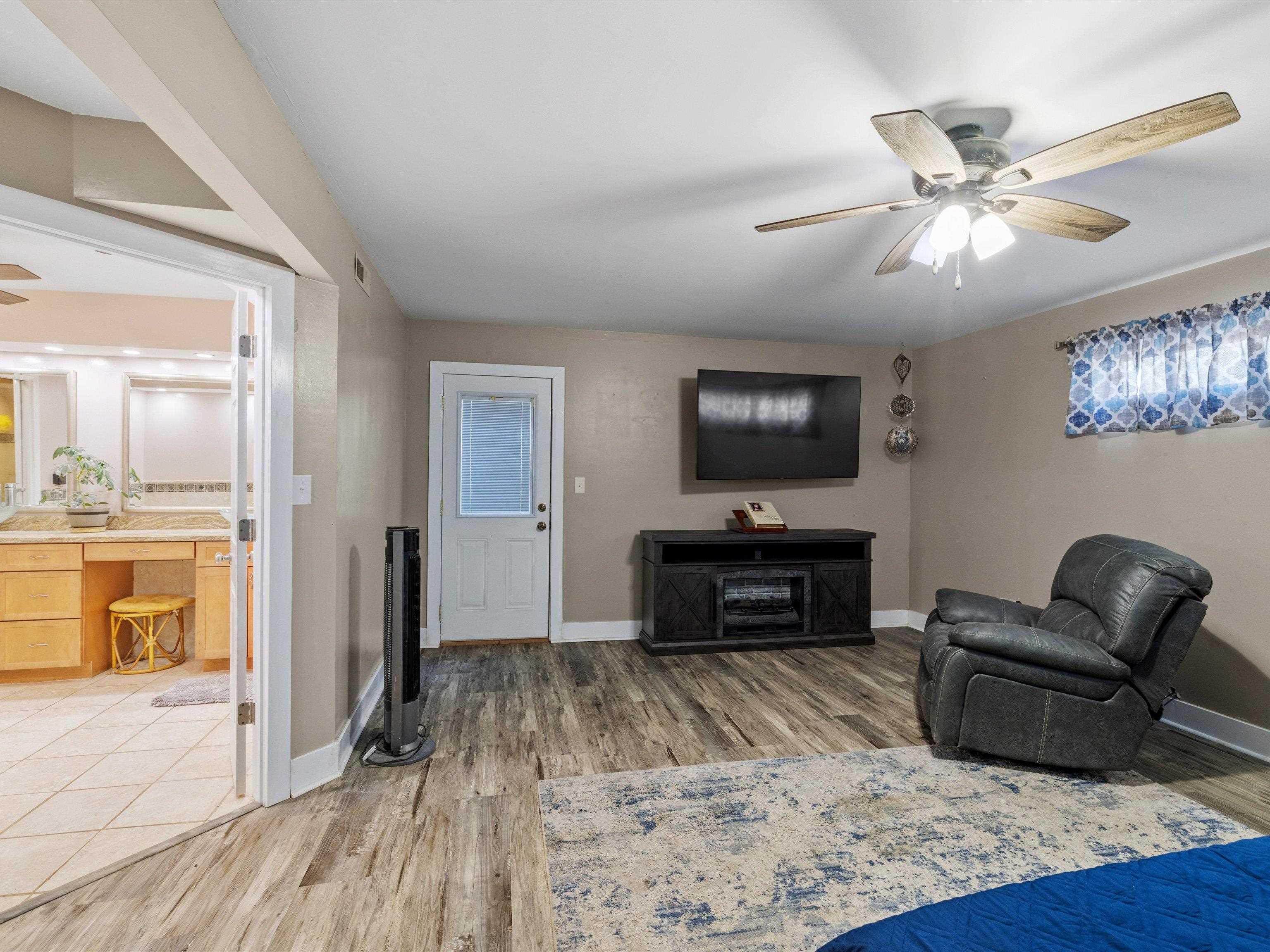 515 Hillcrest Circle, Hawesville, Kentucky 42348, 4 Bedrooms Bedrooms, ,2 BathroomsBathrooms,Single Family Residence,For Sale,Hillcrest Circle,94002