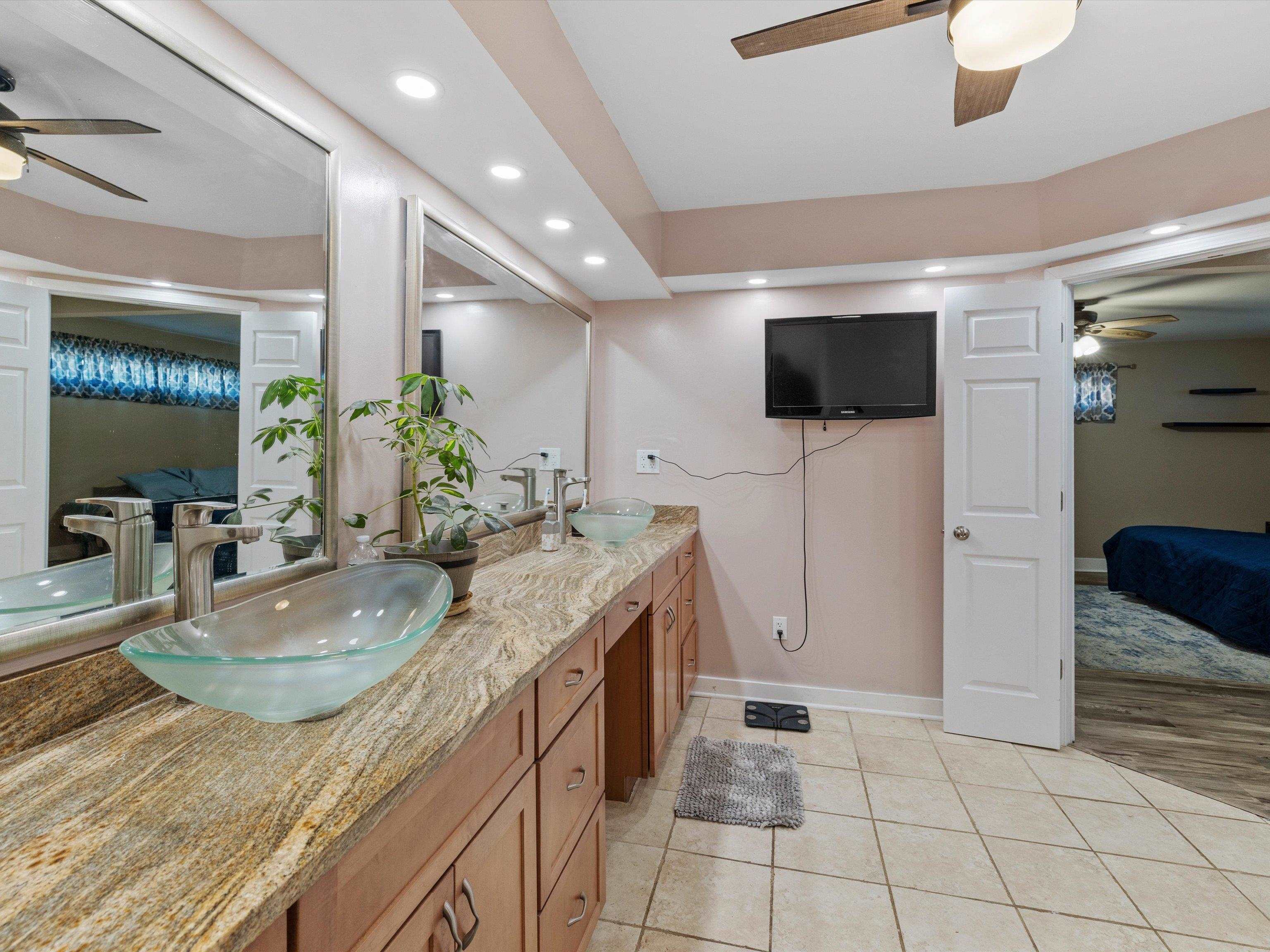 515 Hillcrest Circle, Hawesville, Kentucky 42348, 4 Bedrooms Bedrooms, ,2 BathroomsBathrooms,Single Family Residence,For Sale,Hillcrest Circle,94002