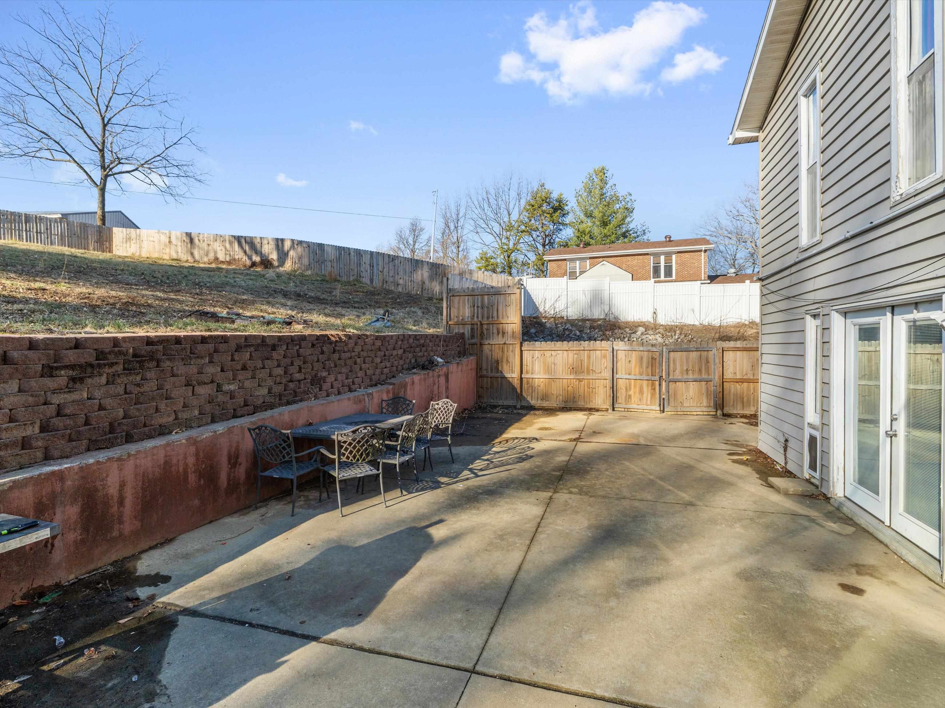 515 Hillcrest Circle, Hawesville, Kentucky 42348, 4 Bedrooms Bedrooms, ,2 BathroomsBathrooms,Single Family Residence,For Sale,Hillcrest Circle,94002