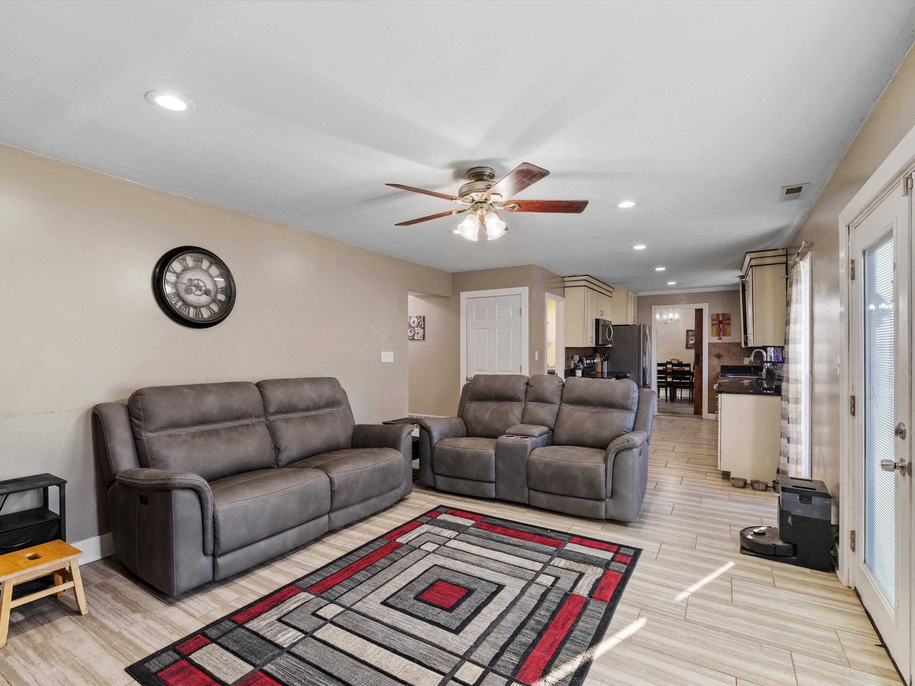 515 Hillcrest Circle, Hawesville, Kentucky 42348, 4 Bedrooms Bedrooms, ,2 BathroomsBathrooms,Single Family Residence,For Sale,Hillcrest Circle,94002