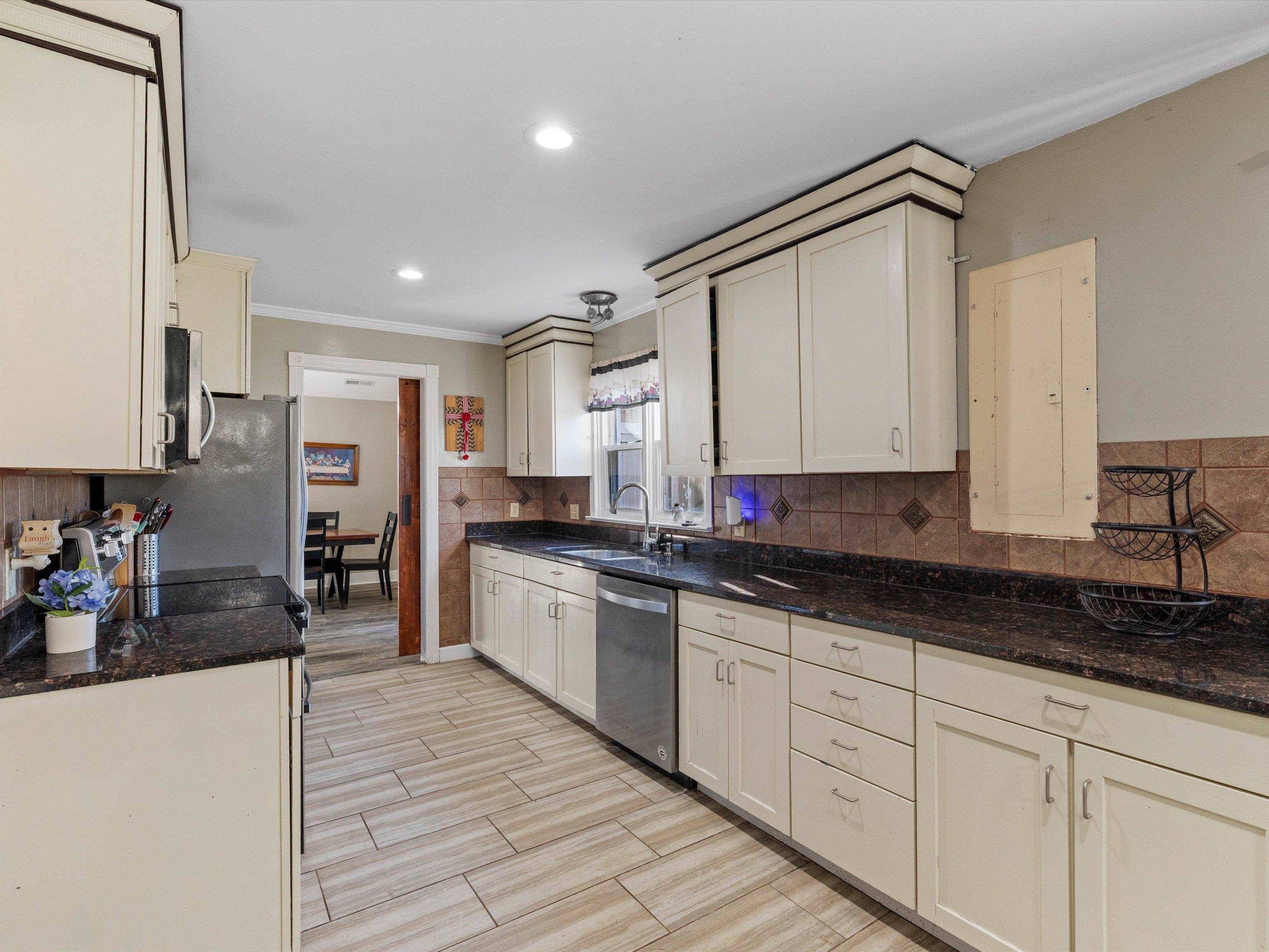 515 Hillcrest Circle, Hawesville, Kentucky 42348, 4 Bedrooms Bedrooms, ,2 BathroomsBathrooms,Single Family Residence,For Sale,Hillcrest Circle,94002