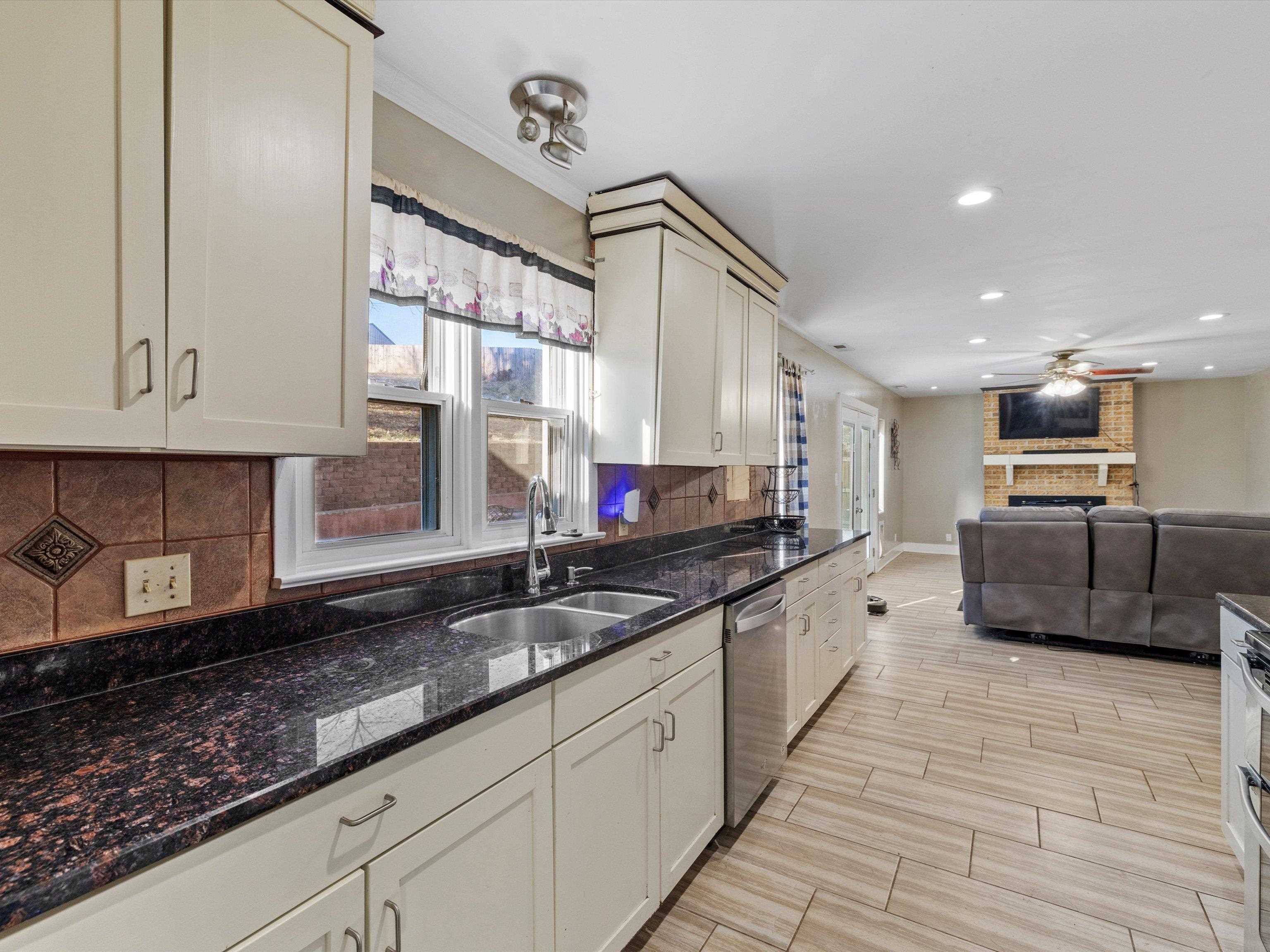 515 Hillcrest Circle, Hawesville, Kentucky 42348, 4 Bedrooms Bedrooms, ,2 BathroomsBathrooms,Single Family Residence,For Sale,Hillcrest Circle,94002