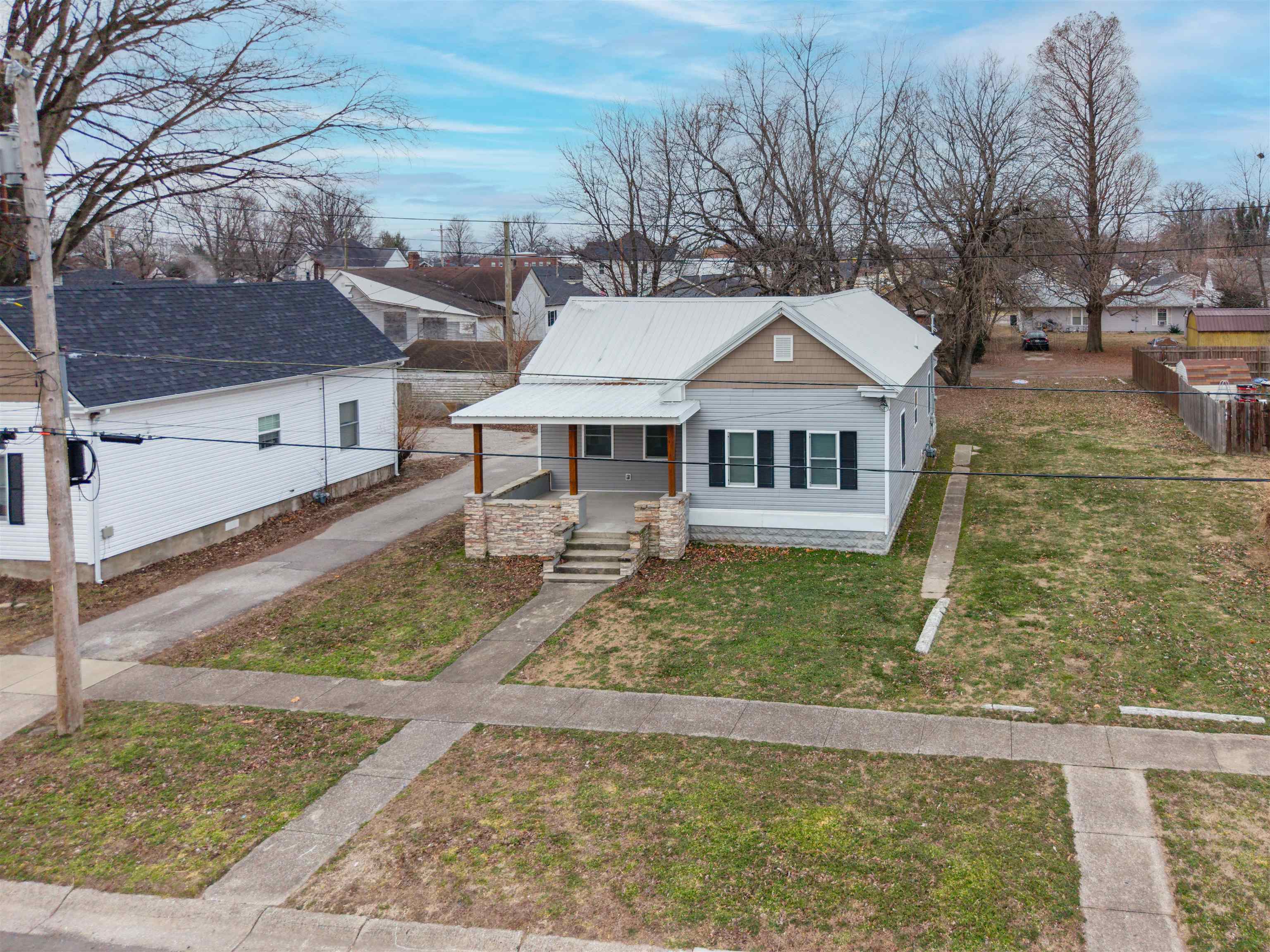 112 Sycamore Street, Owensboro, Kentucky 42301, 3 Bedrooms Bedrooms, ,2 BathroomsBathrooms,Single Family Residence,For Sale,Sycamore Street,94013