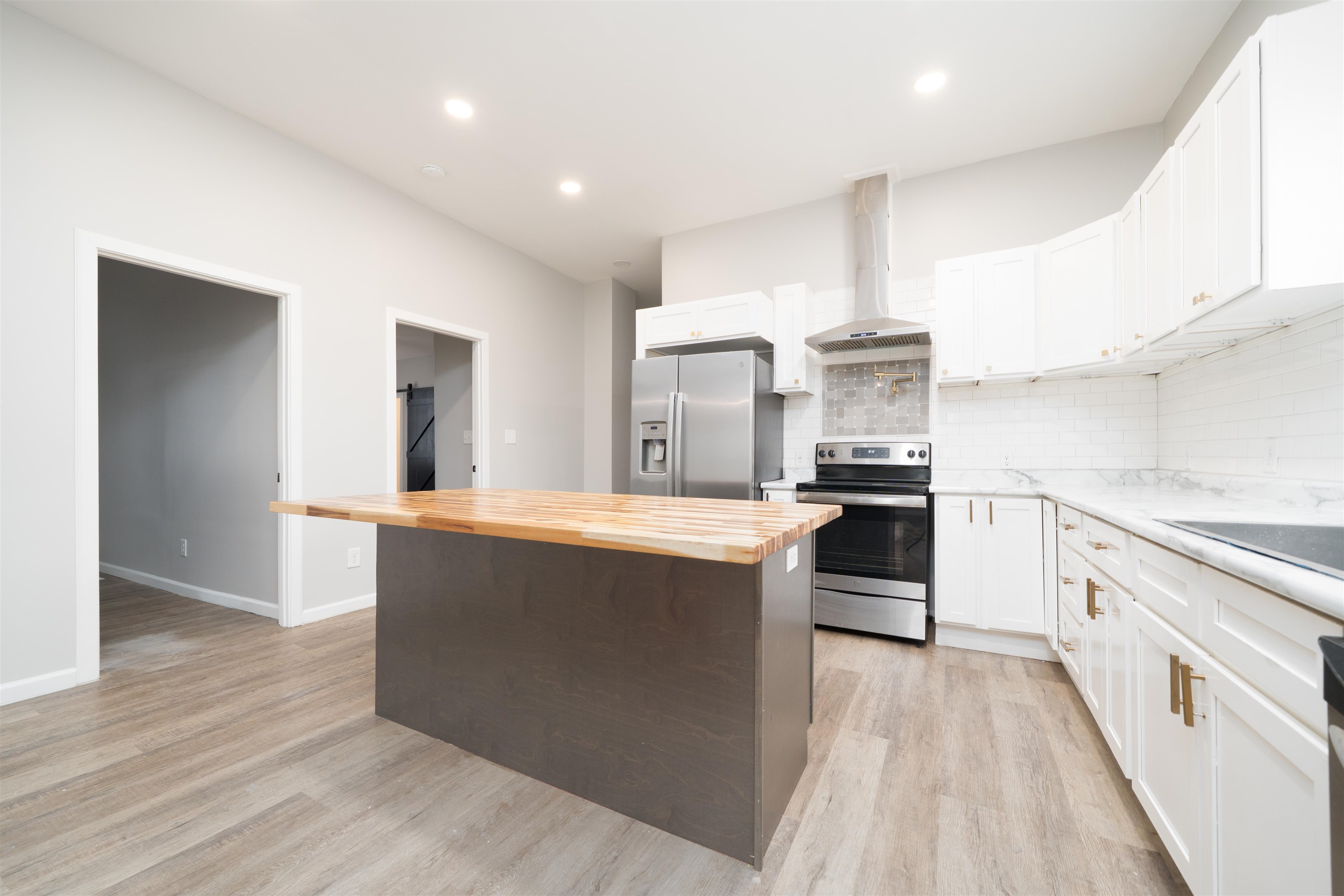 112 Sycamore Street, Owensboro, Kentucky 42301, 3 Bedrooms Bedrooms, ,2 BathroomsBathrooms,Single Family Residence,For Sale,Sycamore Street,94013