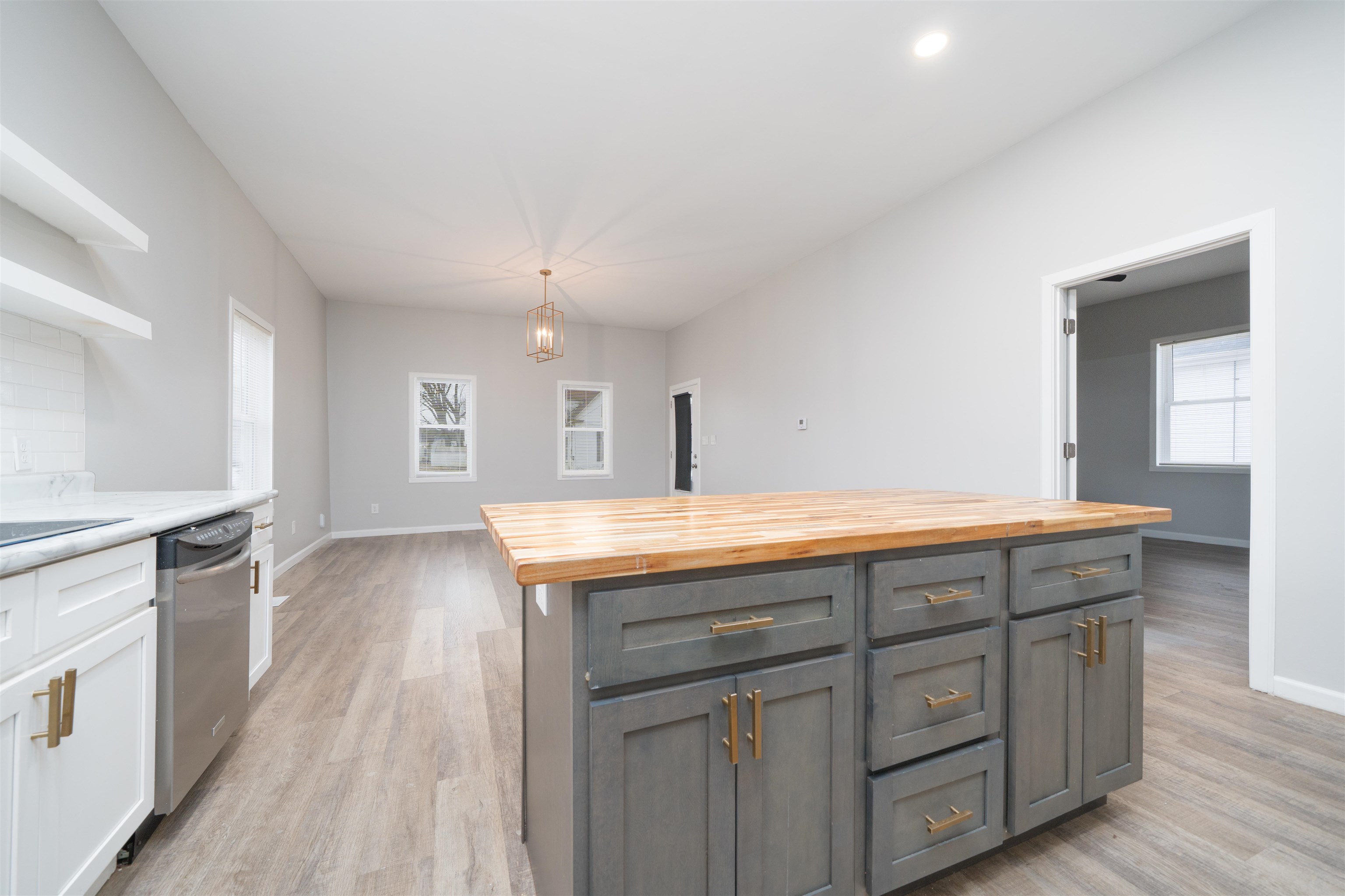 112 Sycamore Street, Owensboro, Kentucky 42301, 3 Bedrooms Bedrooms, ,2 BathroomsBathrooms,Single Family Residence,For Sale,Sycamore Street,94013