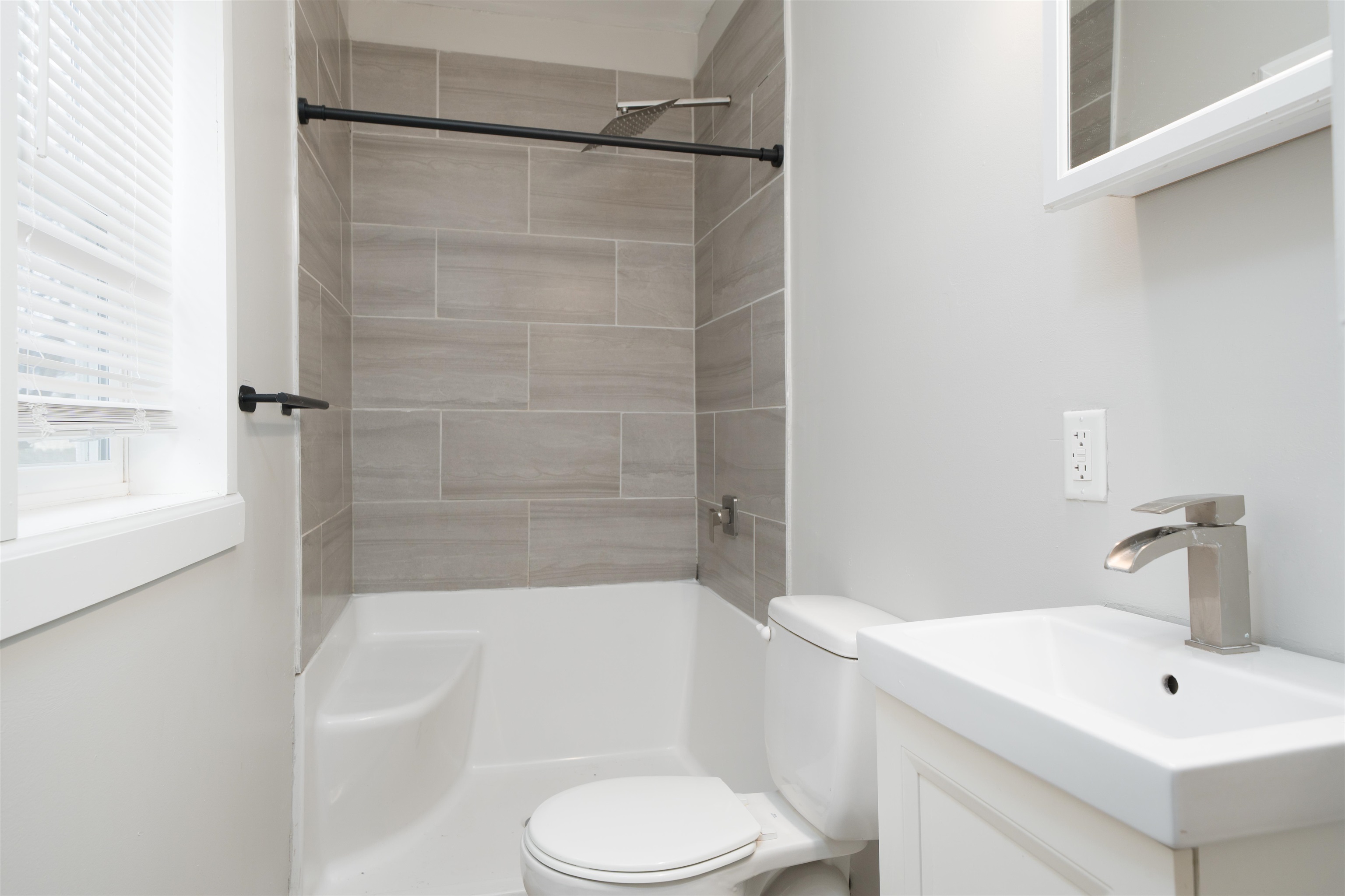 112 Sycamore Street, Owensboro, Kentucky 42301, 3 Bedrooms Bedrooms, ,2 BathroomsBathrooms,Single Family Residence,For Sale,Sycamore Street,94013