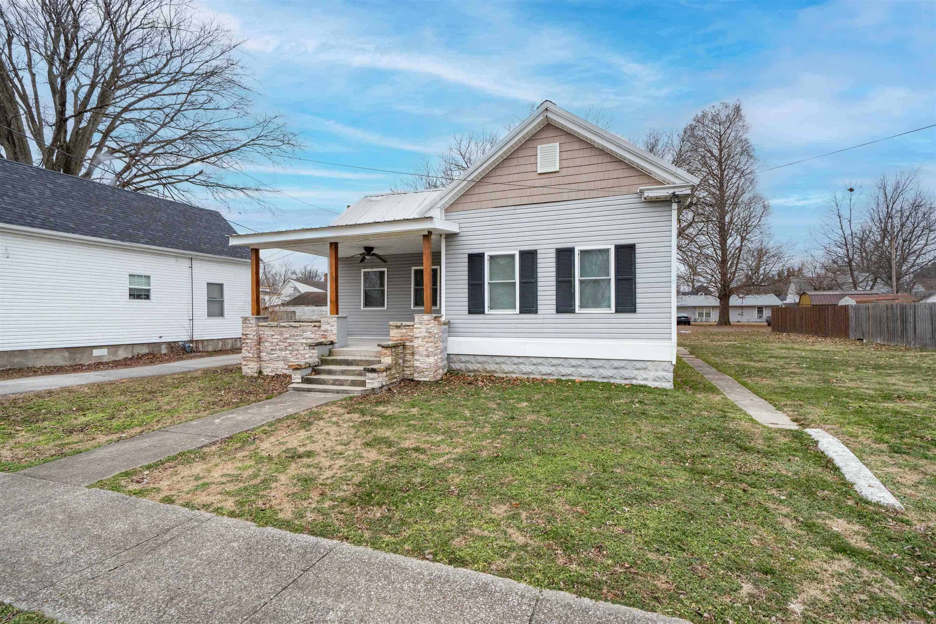 112 Sycamore Street, Owensboro, Kentucky 42301, 3 Bedrooms Bedrooms, ,2 BathroomsBathrooms,Single Family Residence,For Sale,Sycamore Street,94013
