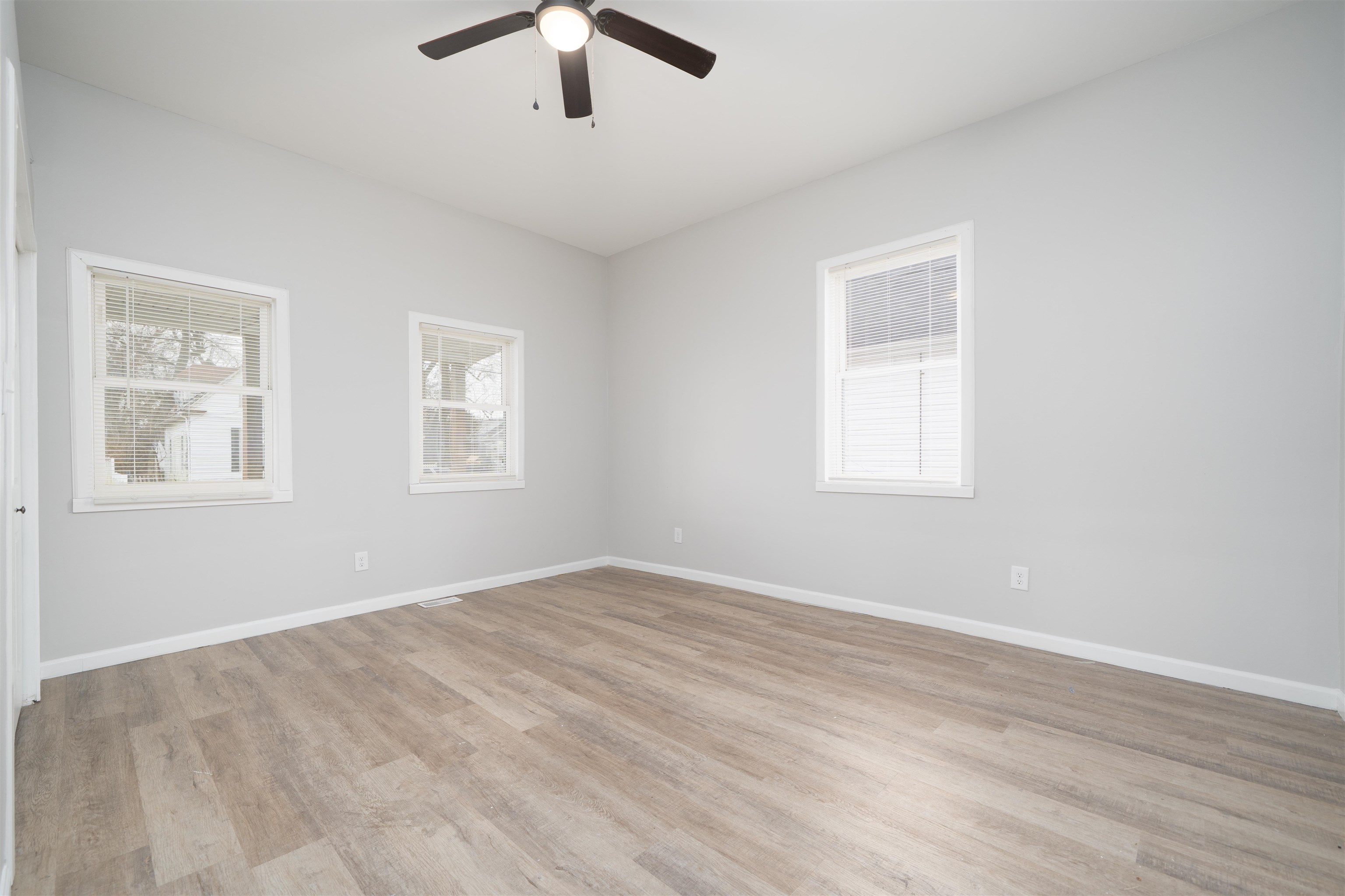 112 Sycamore Street, Owensboro, Kentucky 42301, 3 Bedrooms Bedrooms, ,2 BathroomsBathrooms,Single Family Residence,For Sale,Sycamore Street,94013