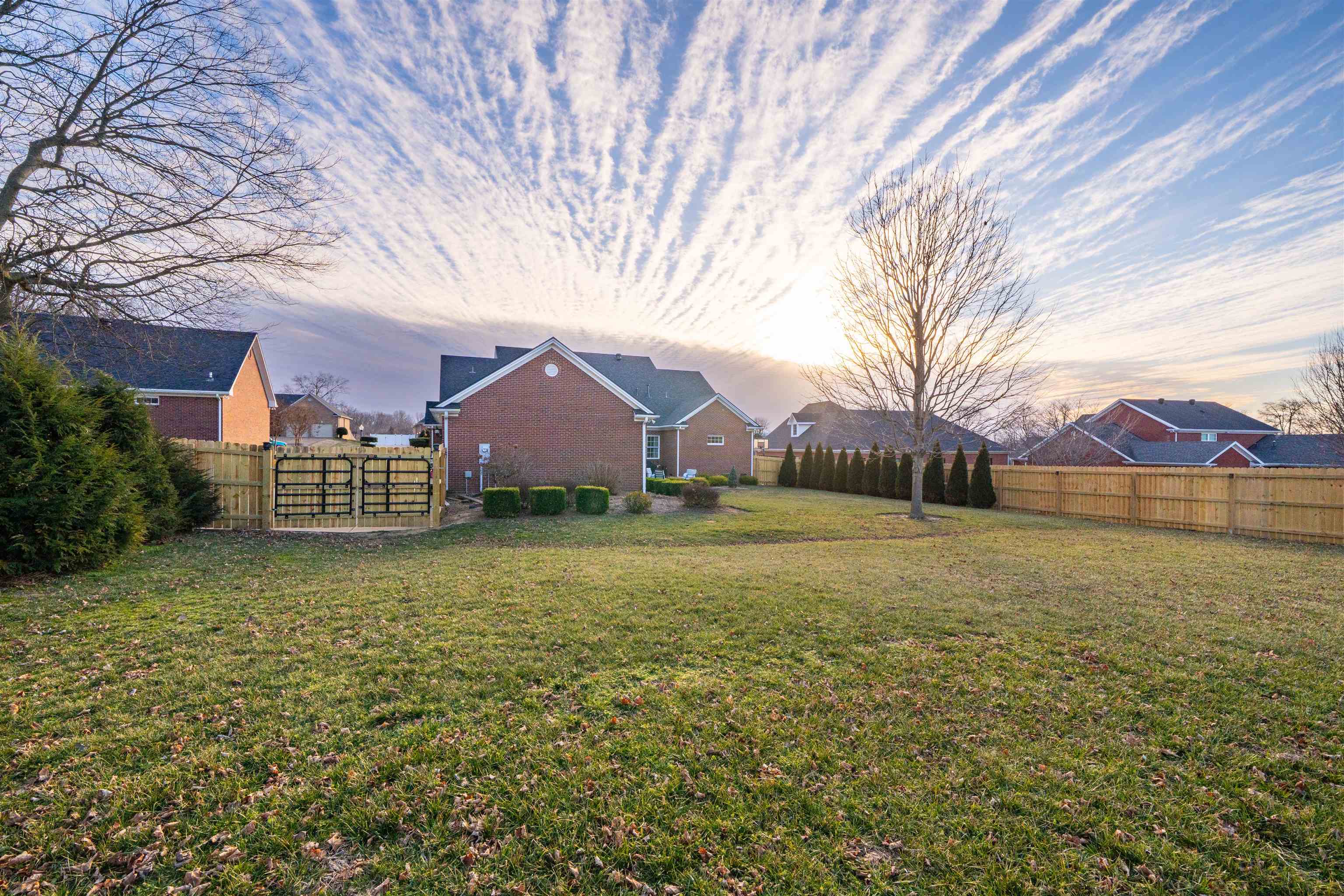 5457 Ridge Pointe ct, Owensboro, Kentucky 42301, 5 Bedrooms Bedrooms, ,3 BathroomsBathrooms,Single Family Residence,For Sale,Ridge Pointe ct,94014