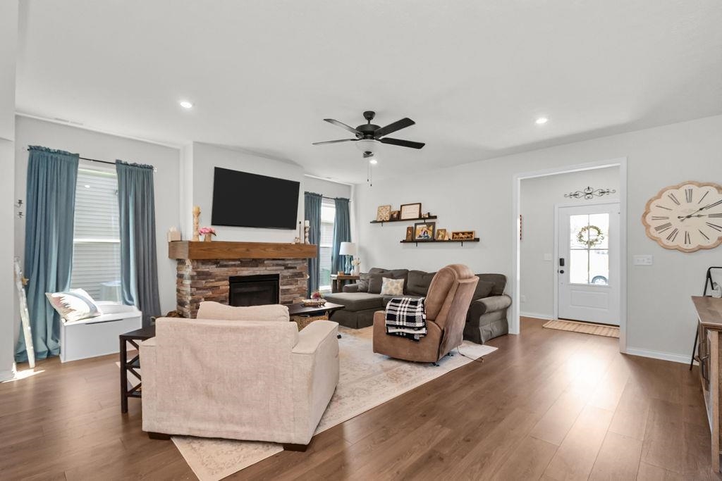 2128 Pebble Wood Drive, Owensboro, Kentucky 42303, 4 Bedrooms Bedrooms, ,2 BathroomsBathrooms,Single Family Residence,For Sale,Pebble Wood Drive,94017