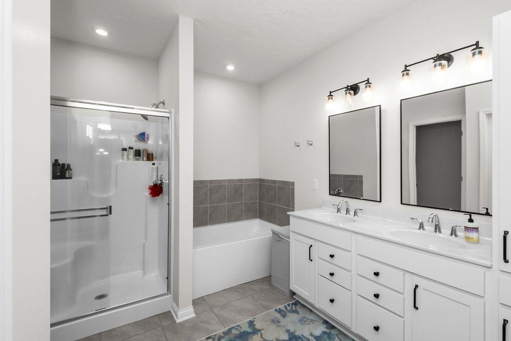 2128 Pebble Wood Drive, Owensboro, Kentucky 42303, 4 Bedrooms Bedrooms, ,2 BathroomsBathrooms,Single Family Residence,For Sale,Pebble Wood Drive,94017