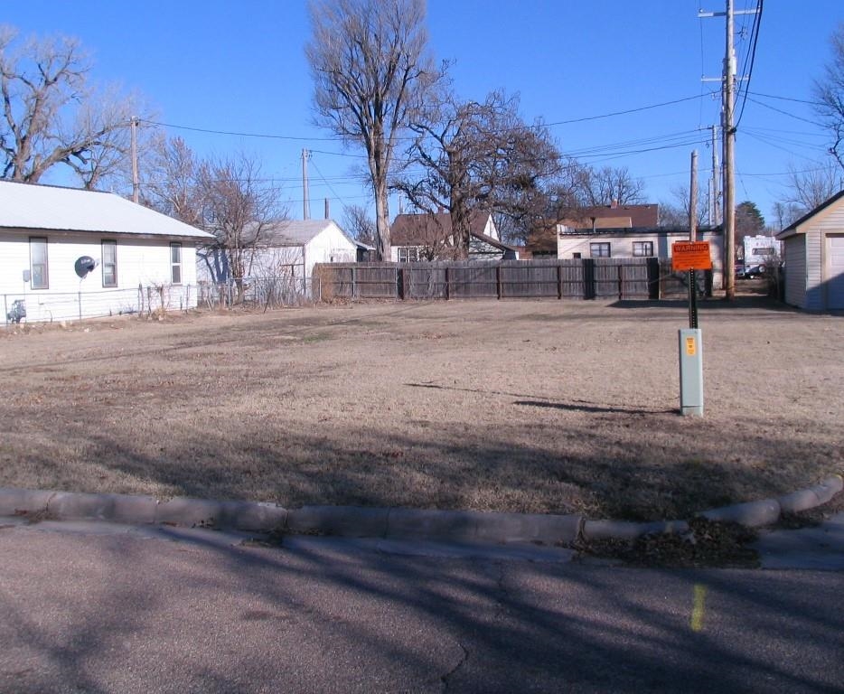 1714 Adams, Great Bend, KS 67530 MLS 202928 IDX Real Estate For
