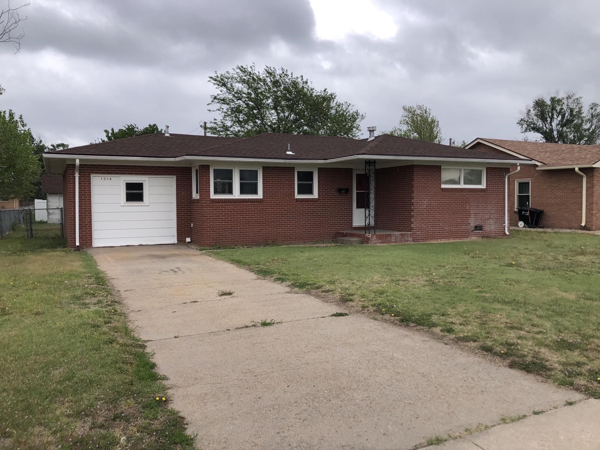 1314 MacArthur, Great Bend, KS 67530 MLS 203277 IDX Real Estate