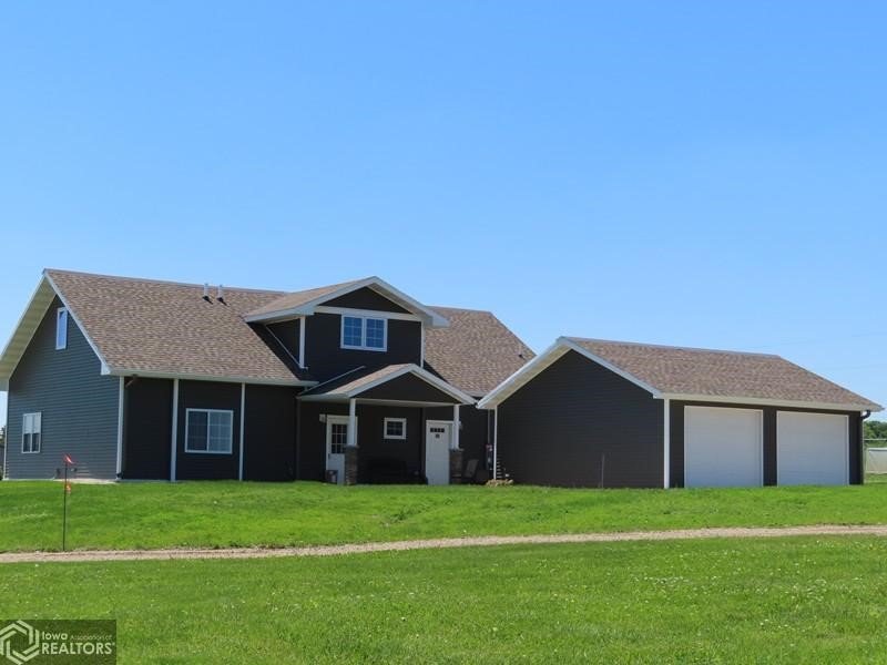 2500 32nd, Clear Lake, Iowa 50428, 2 Bedrooms Bedrooms, ,2 BathroomsBathrooms,Single Family,For Sale,32nd,5444344