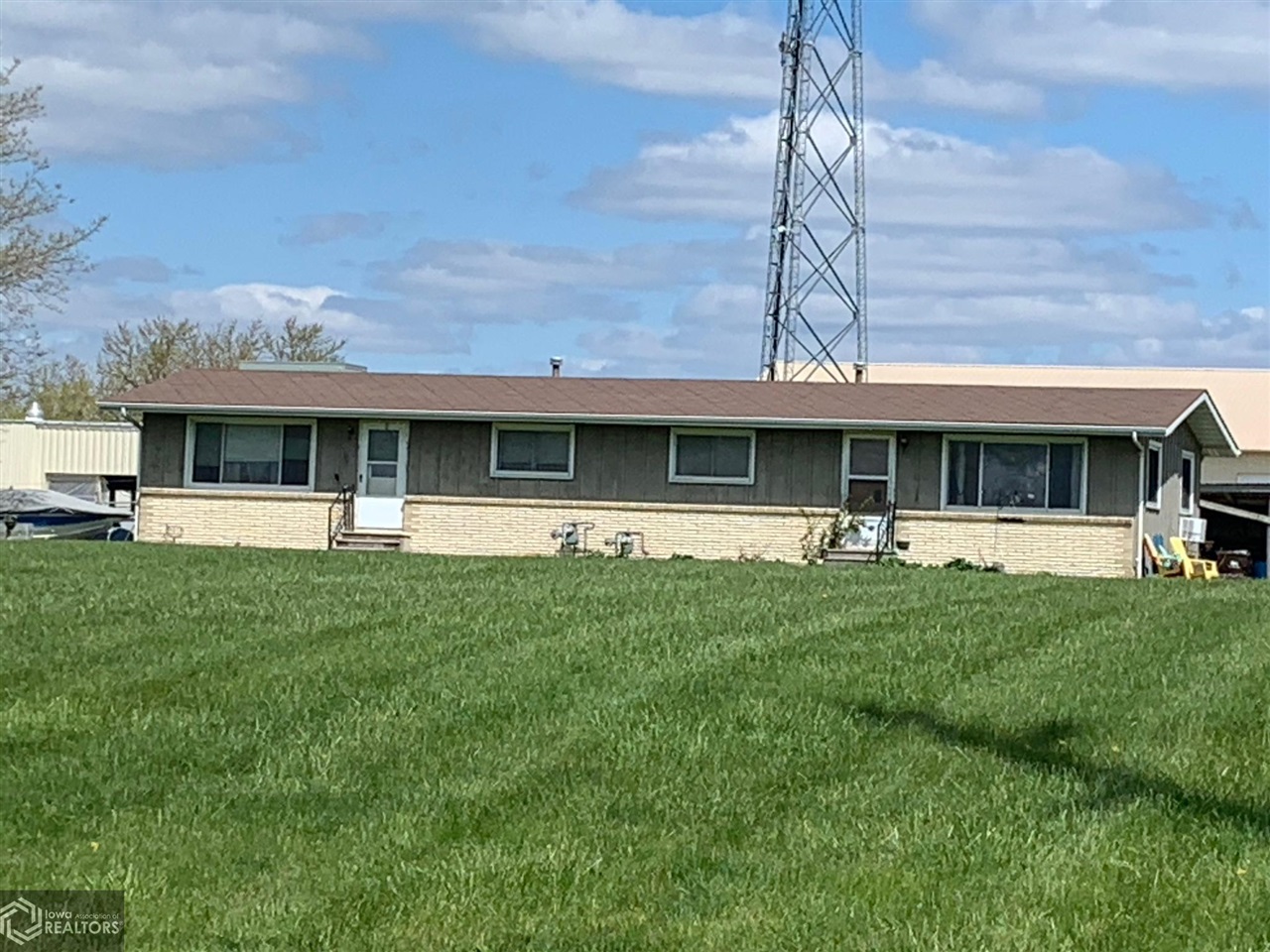 203 Town Line, Osceola, Iowa 50213, 2 Bedrooms Bedrooms, ,1 BathroomBathrooms,Multi-family (2-4 Units),For Sale,Town Line,5756484