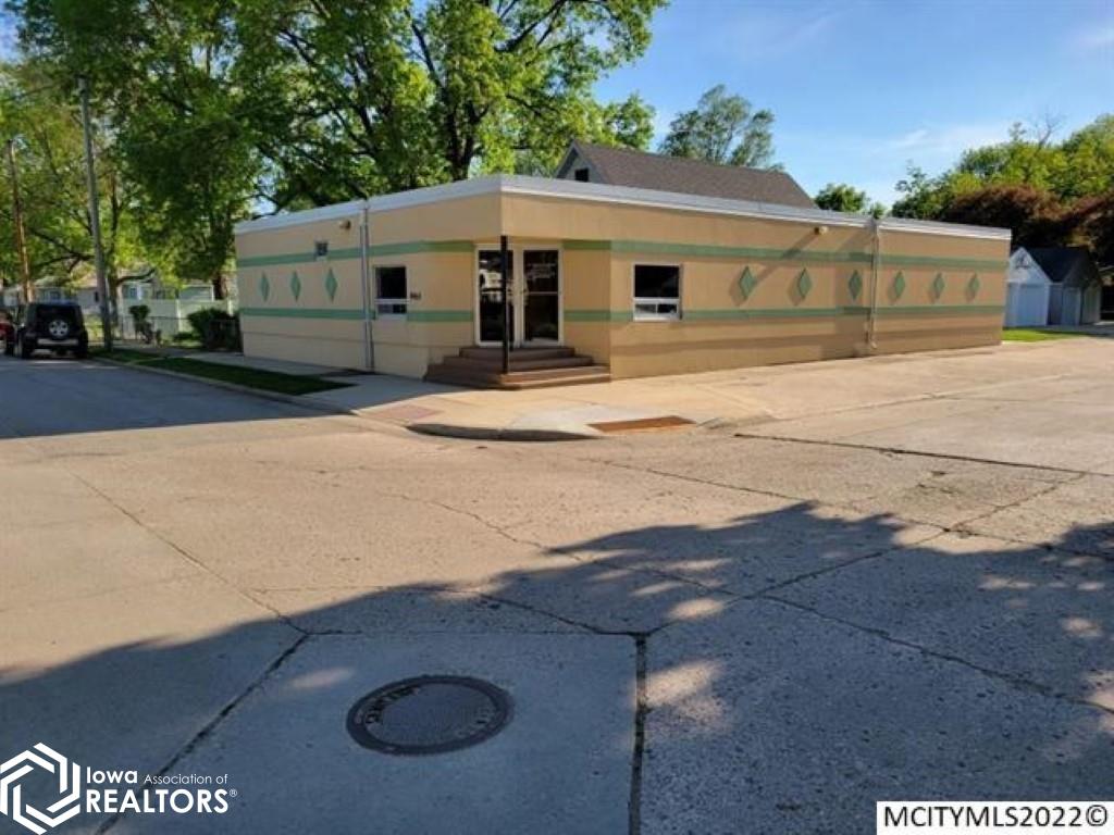 940 Tyler, Mason City, Iowa 50401, ,Commercial (5+ Units),For Sale,Tyler,6300726