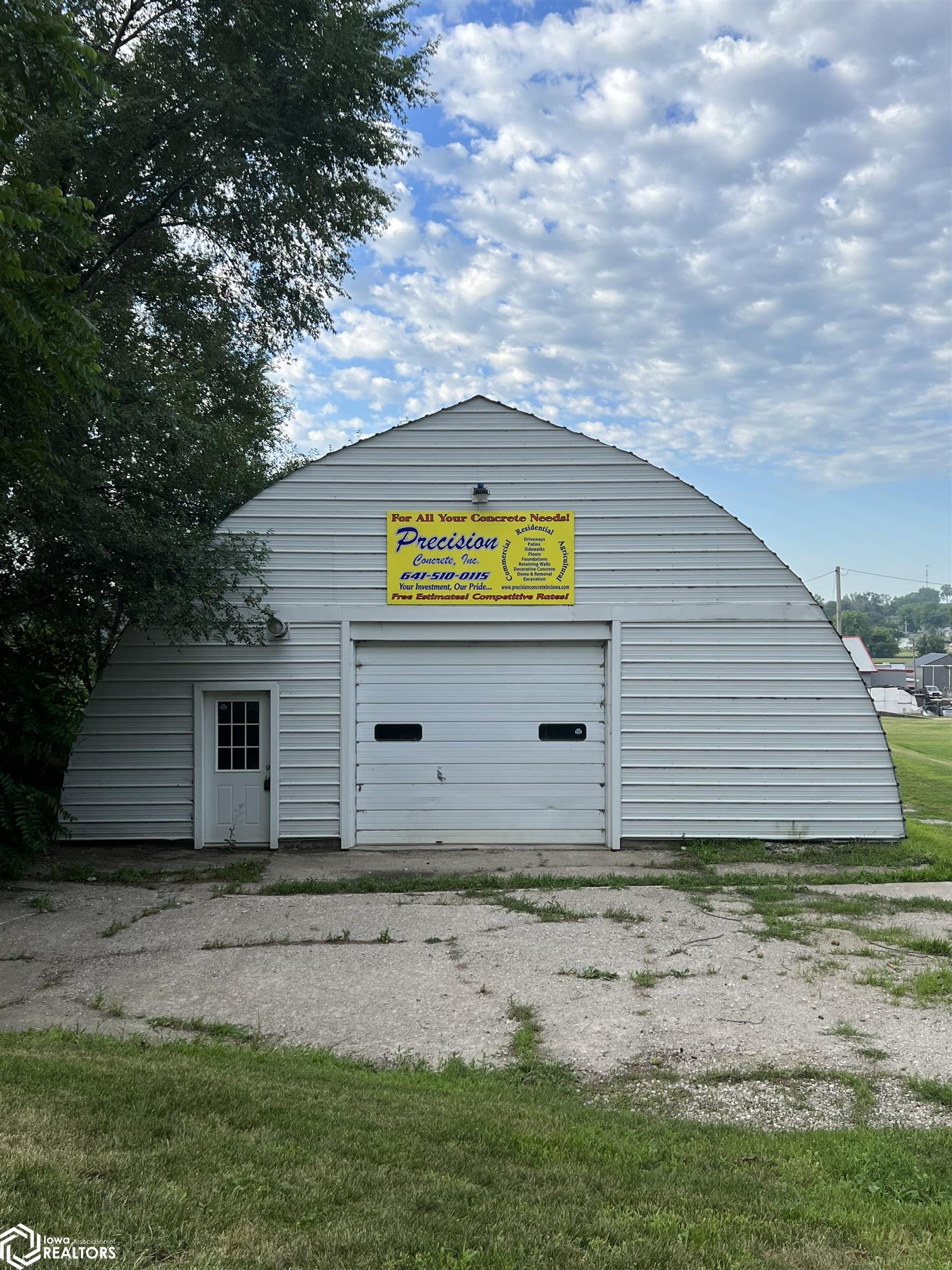 211 Linden, Brooklyn, Iowa 52211, ,Commercial (5+ Units),For Sale,Linden,6300805
