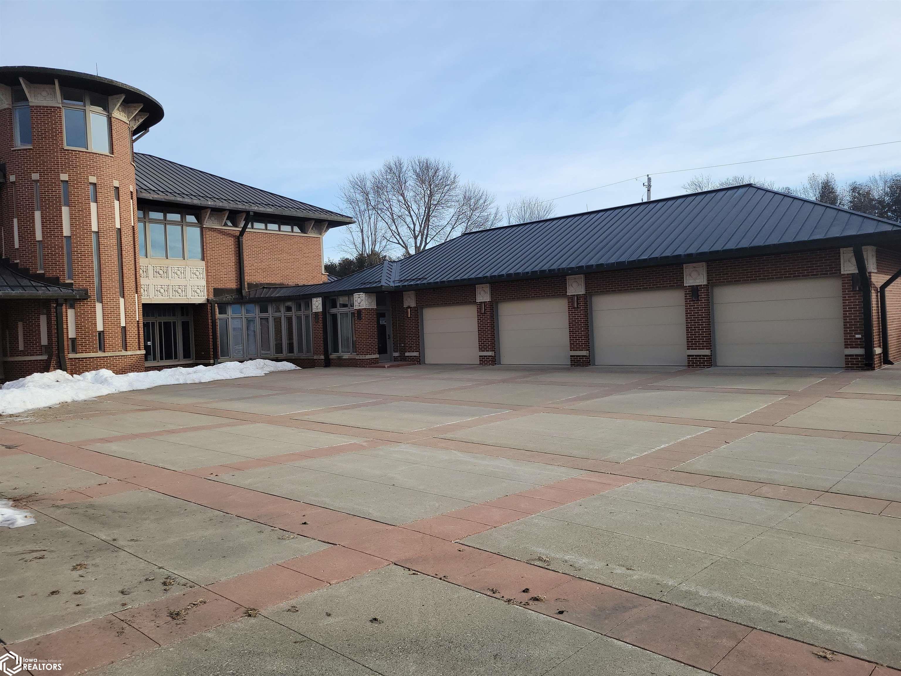 Farm & Home Services Serving Algona Since 1920