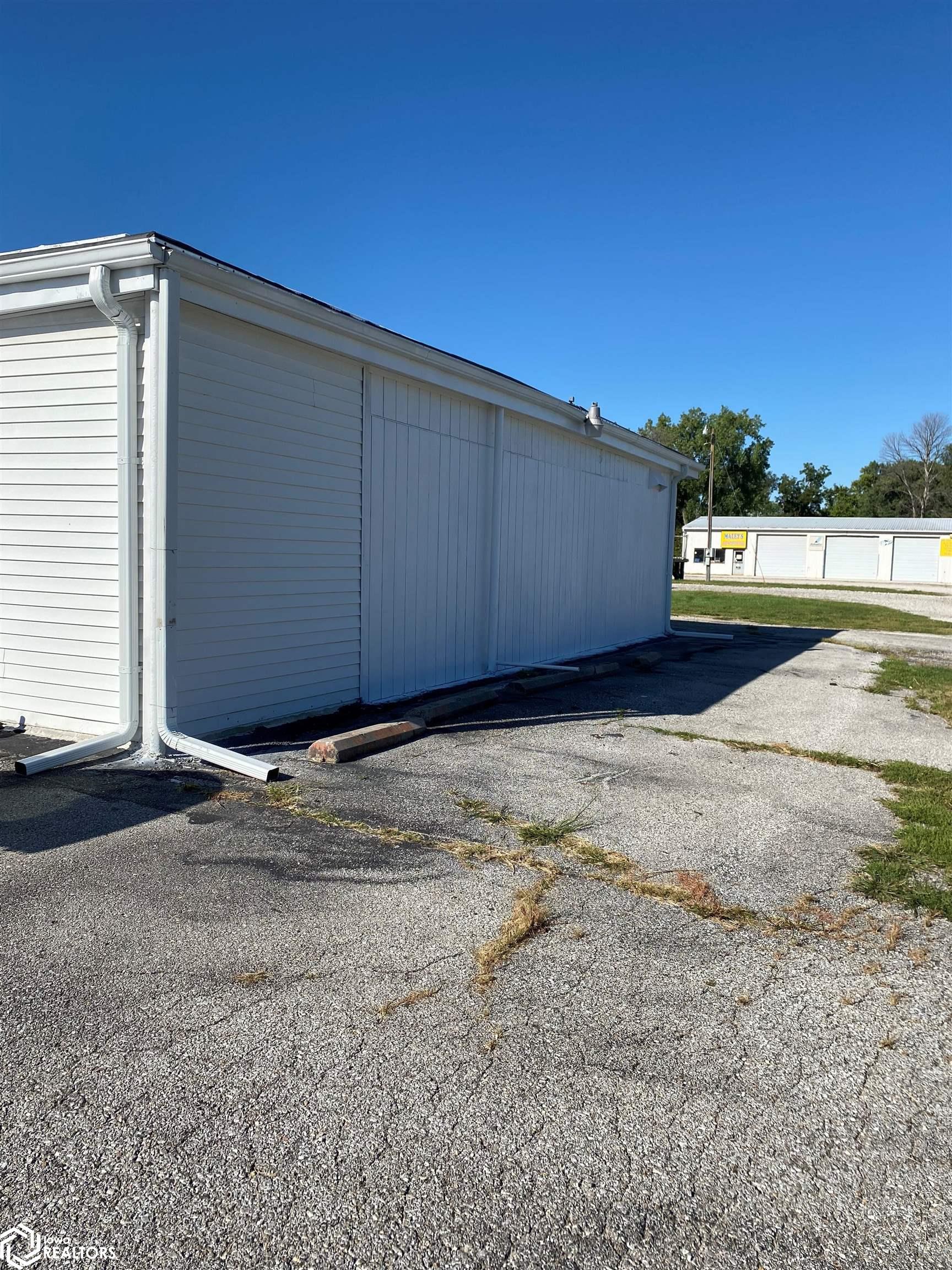 1011 Broadway, Red Oak, Iowa 51566, ,Commercial (5+ Units),For Sale,Broadway,6302263