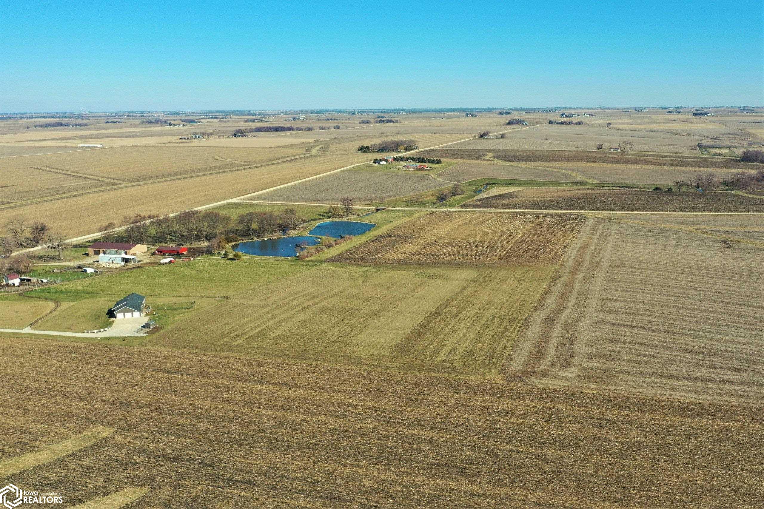 195th, Independence, Iowa 50644, ,Farm,For Sale,195th,6306845