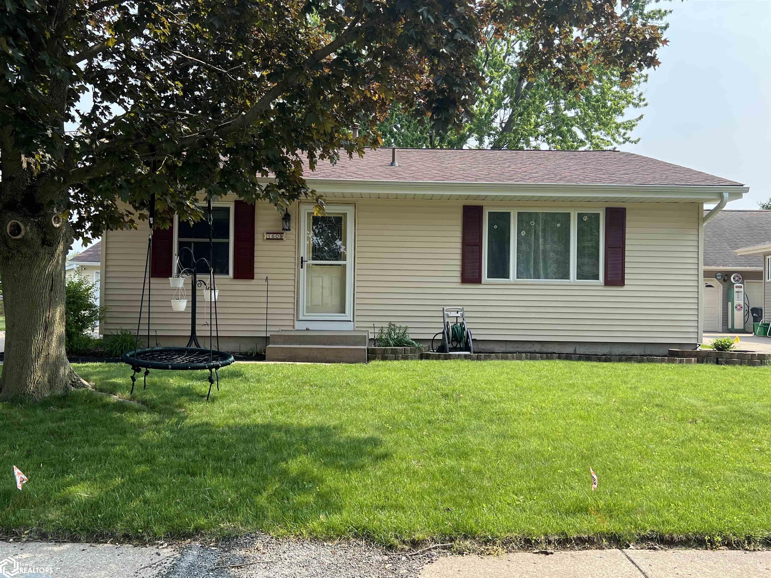 1609 Parkway Drive, Burlington, IA Ruhl&Ruhl