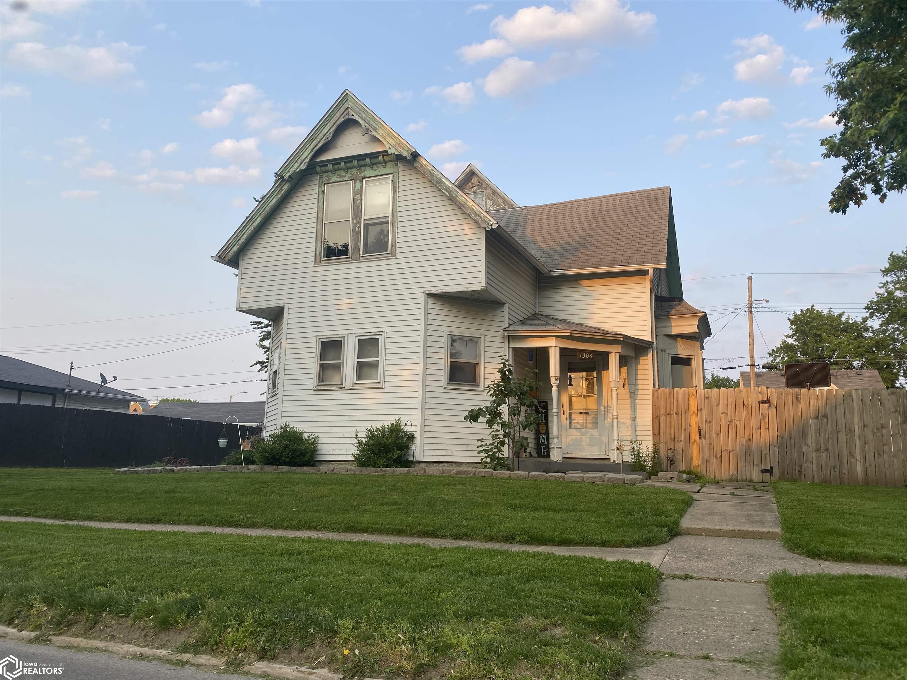 1304 Summer Street, Burlington, IA Ruhl&Ruhl