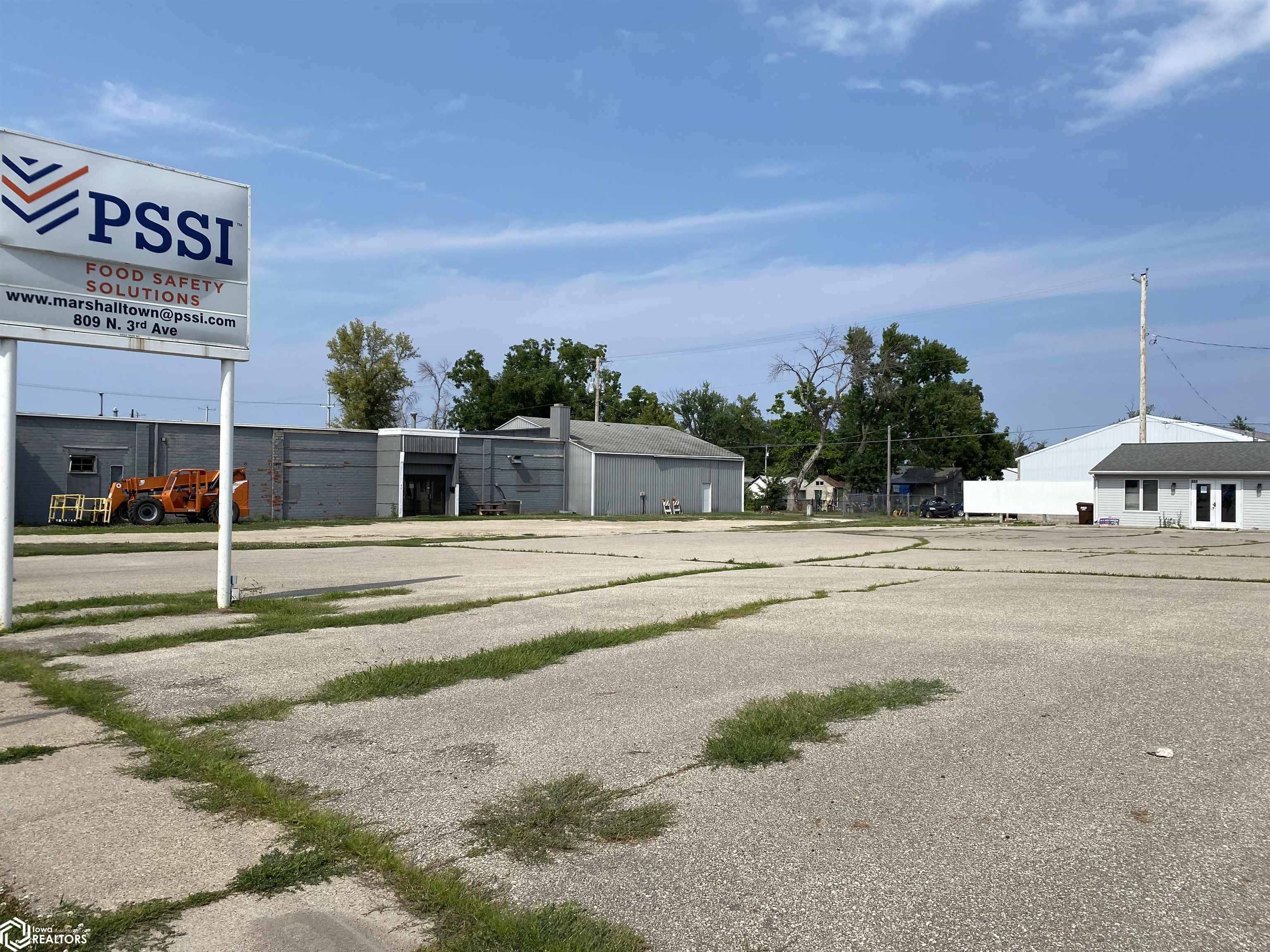 815 3rd, Marshalltown, Iowa 50158, ,Commercial (5+ Units),For Sale,3rd,6309030