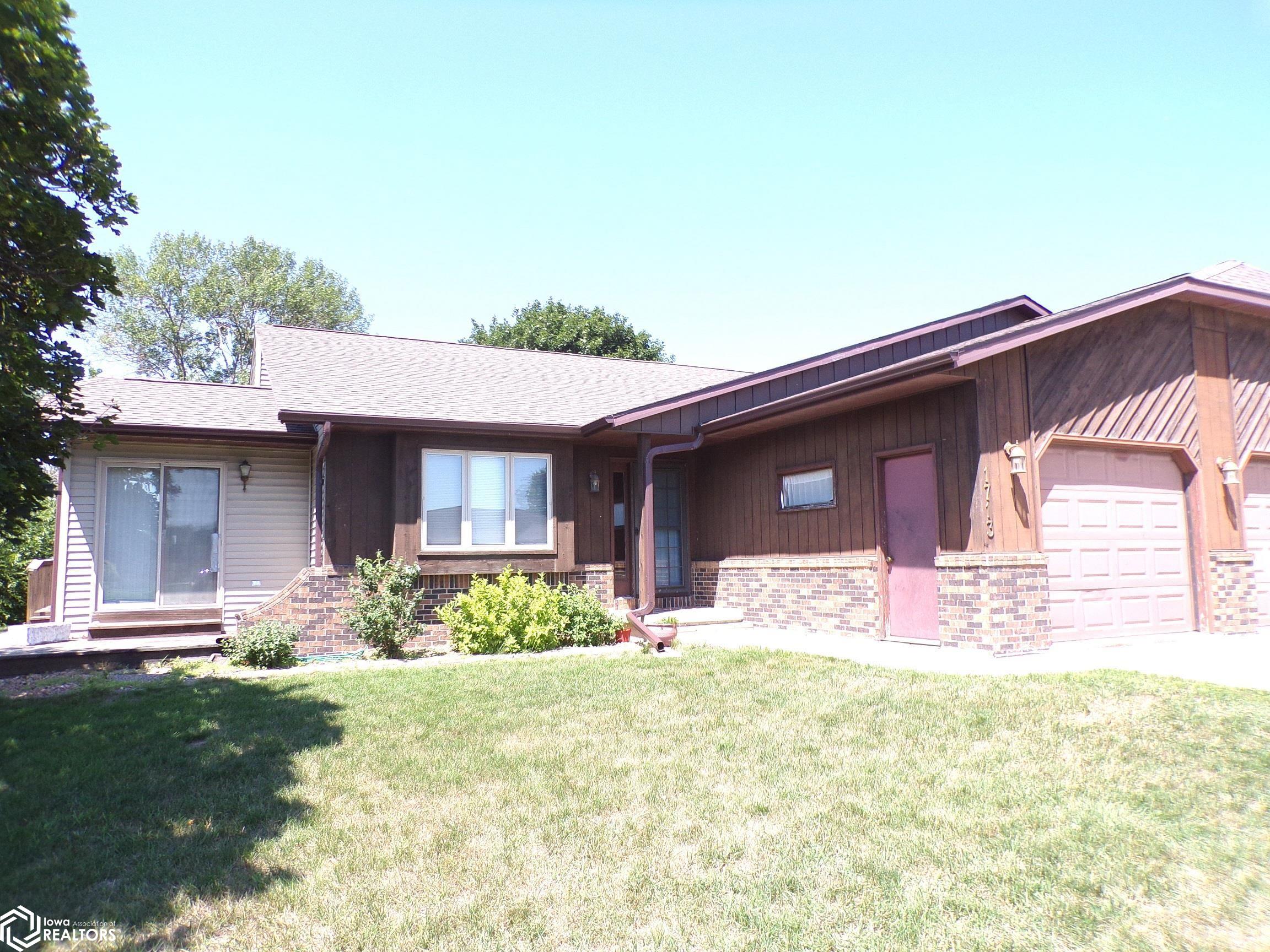 1711 & 1713 8th Ave N, Humboldt, Iowa 50548, 3 Bedrooms Bedrooms, ,1 BathroomBathrooms,Single Family,For Sale,8th Ave N,6309648