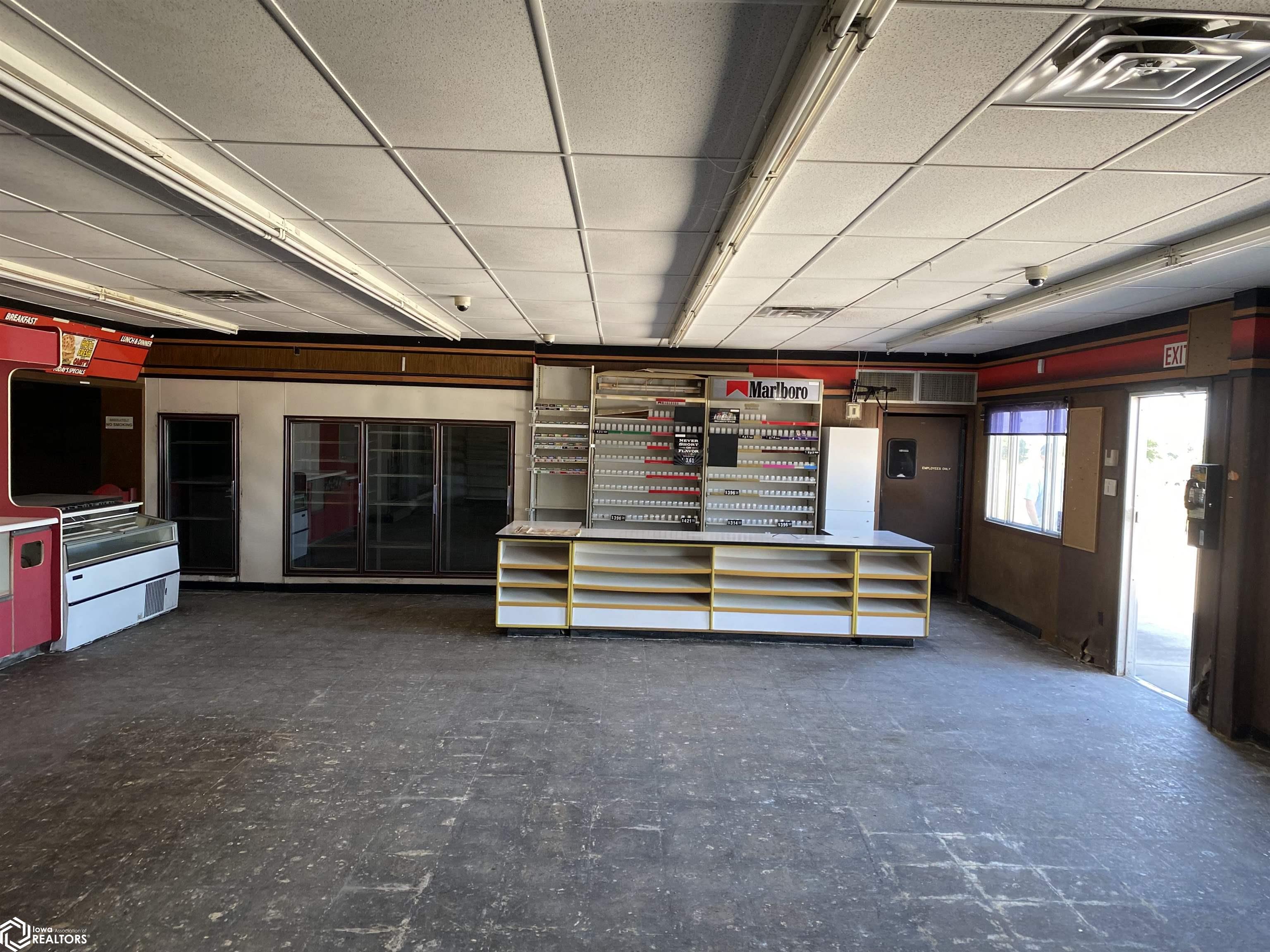 400 County, Toledo, Iowa 52342, ,Commercial (5+ Units),For Sale,County,6309826