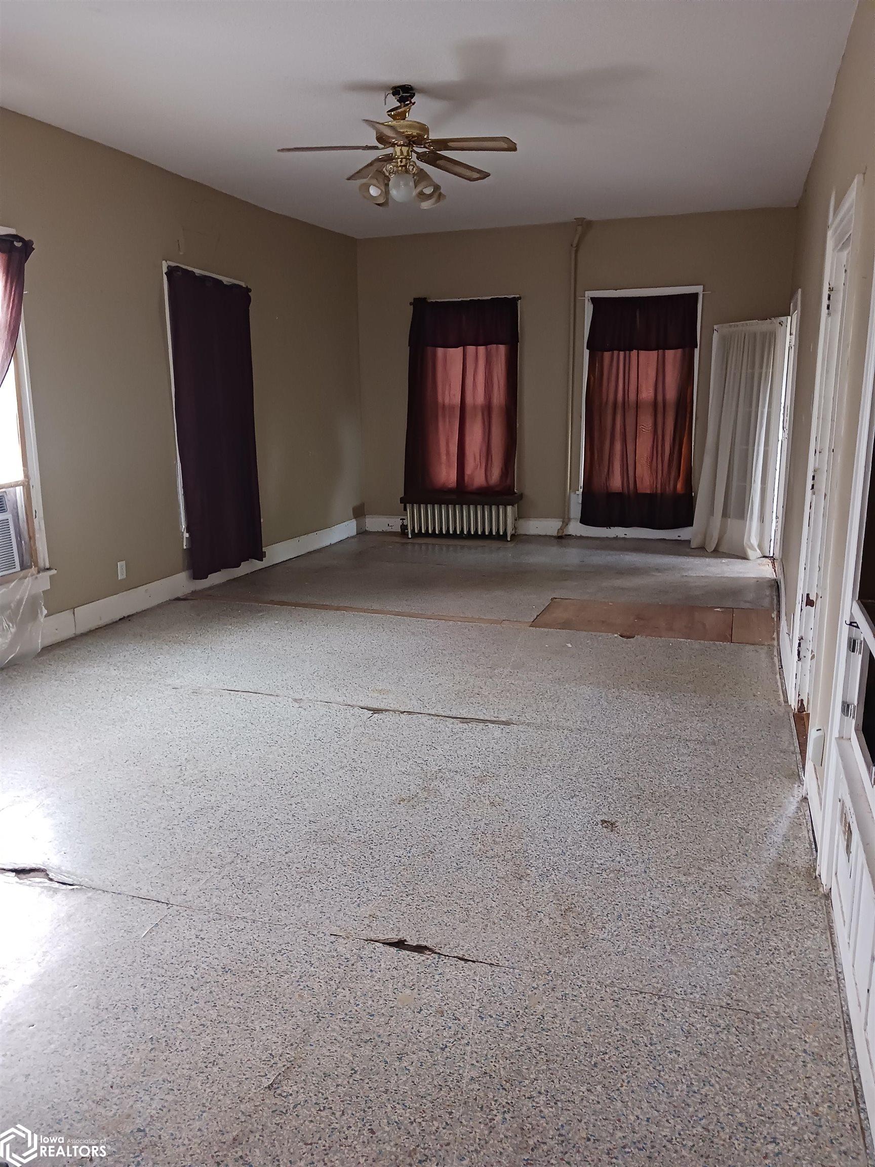502 N Court, Ottumwa, Iowa image 10