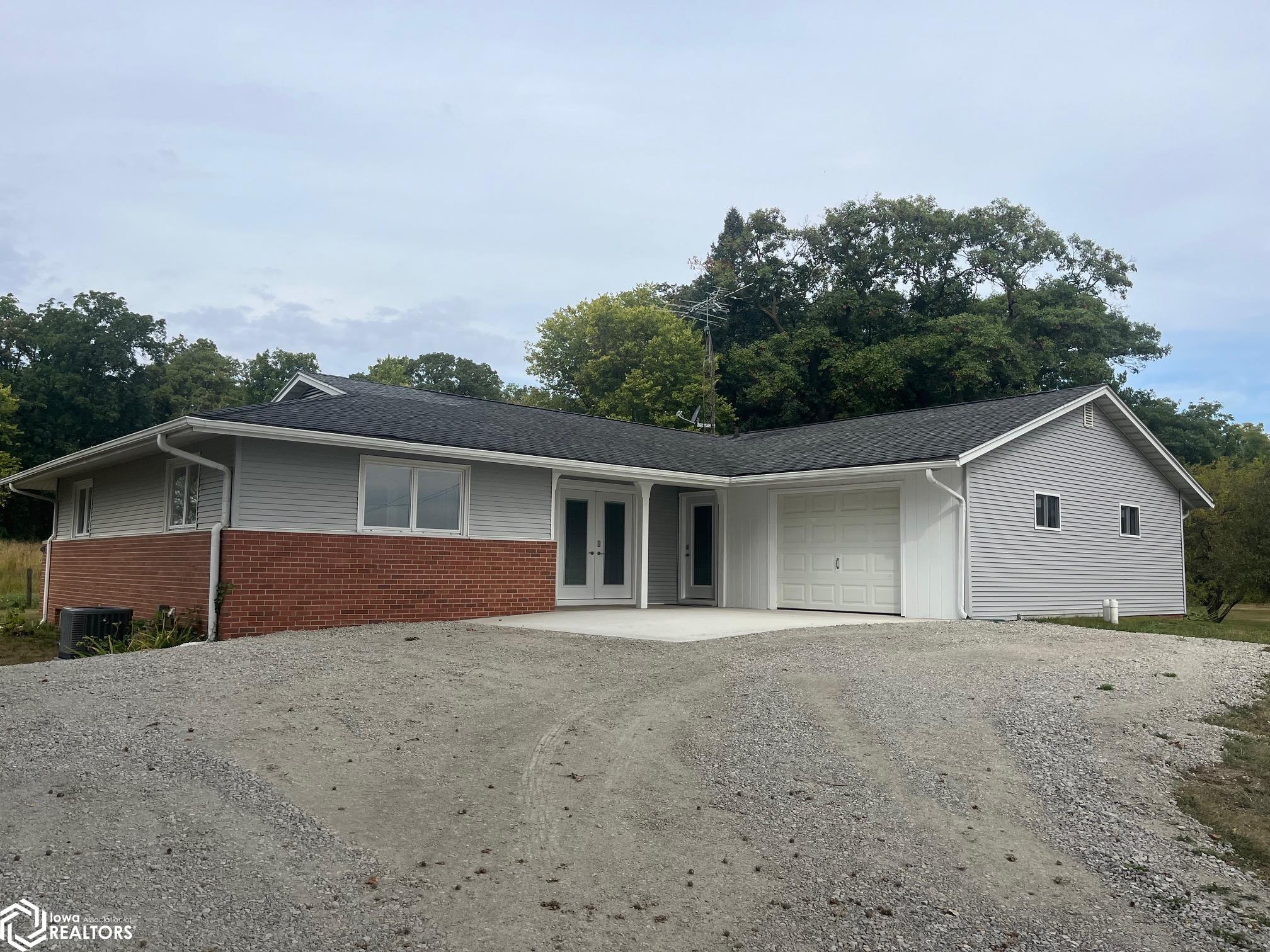 182 Warbler Avenue, Ackley, Iowa image 1