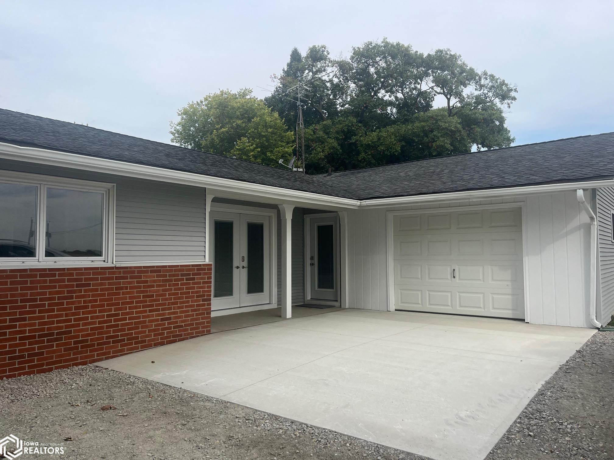 182 Warbler Avenue, Ackley, Iowa image 2