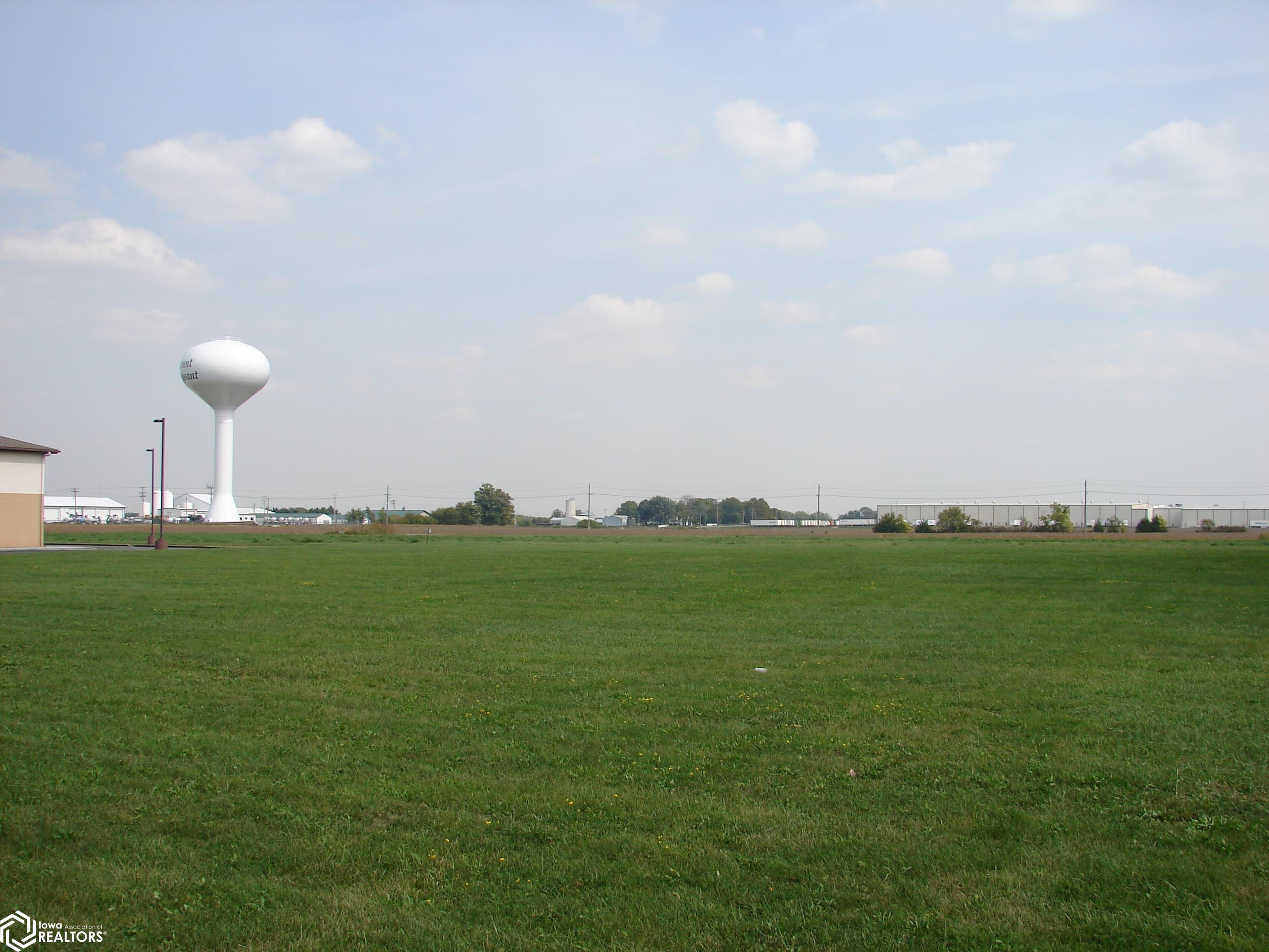 Grand Ave., Mount Pleasant, Iowa image 2