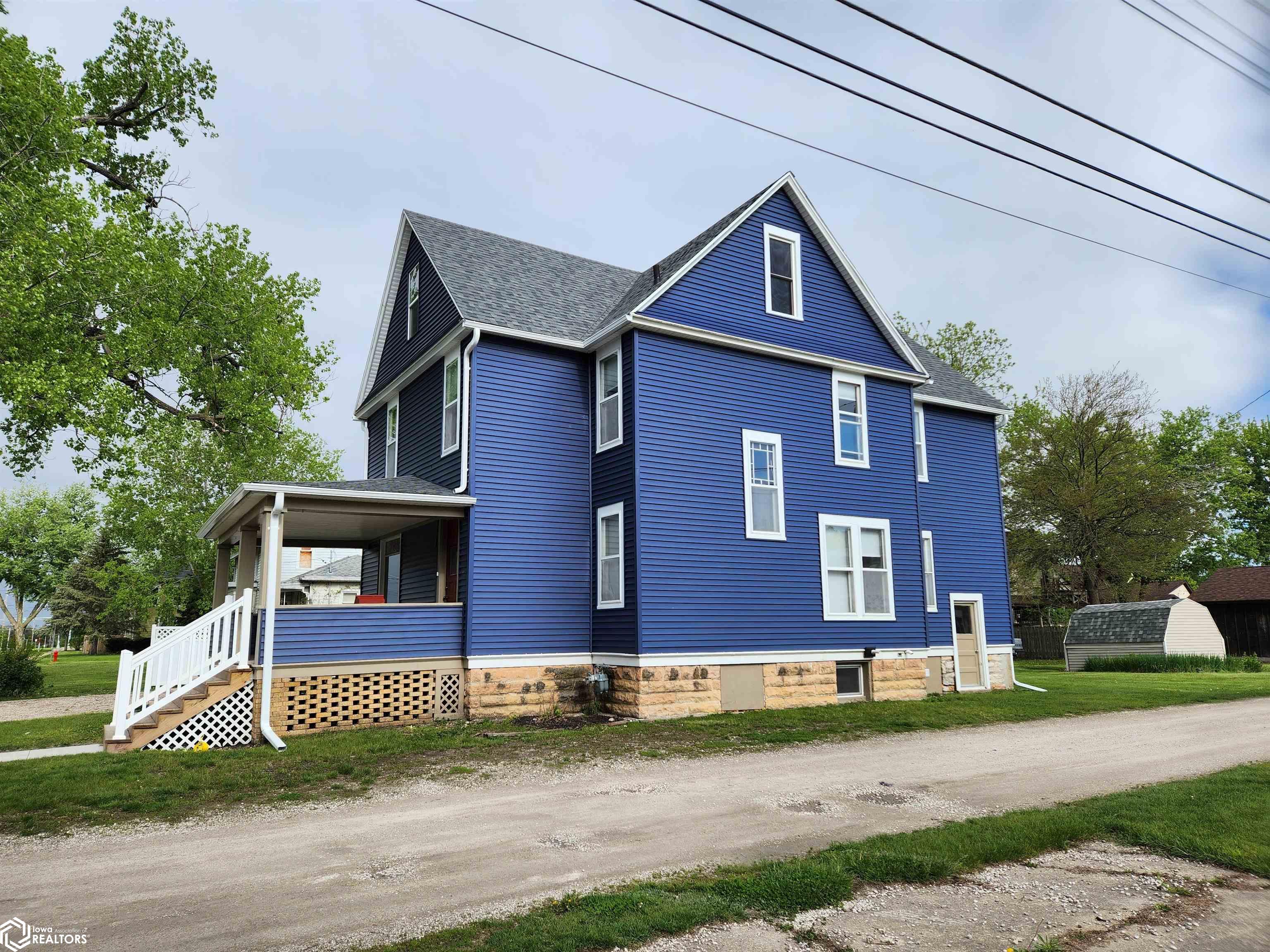 813 1St, Grinnell, Iowa 50112, 5 Bedrooms Bedrooms, ,1 BathroomBathrooms,Single Family,For Sale,1St,6311836