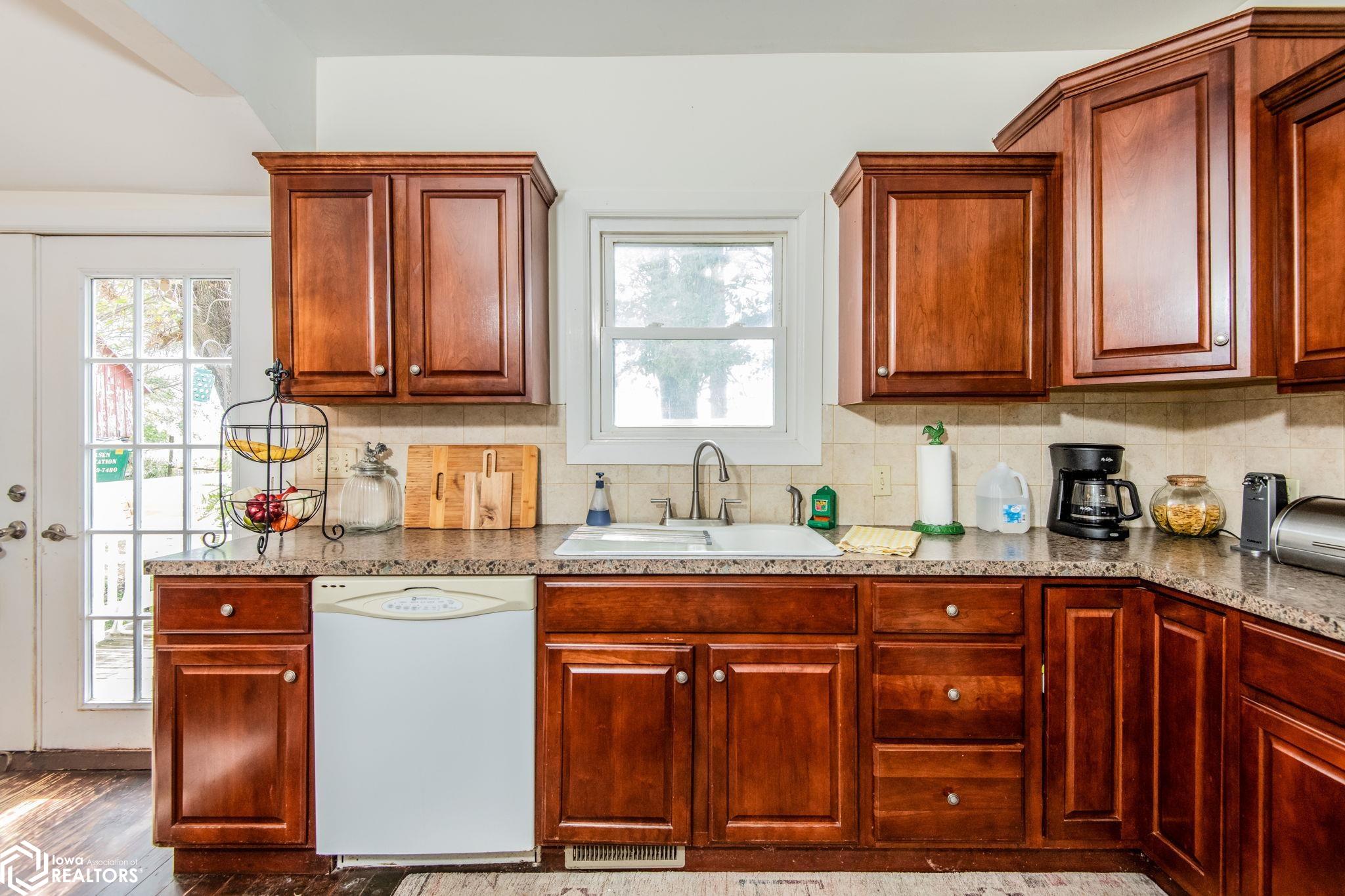 2566 Yellowwood Road, Kimballton, Iowa image 9
