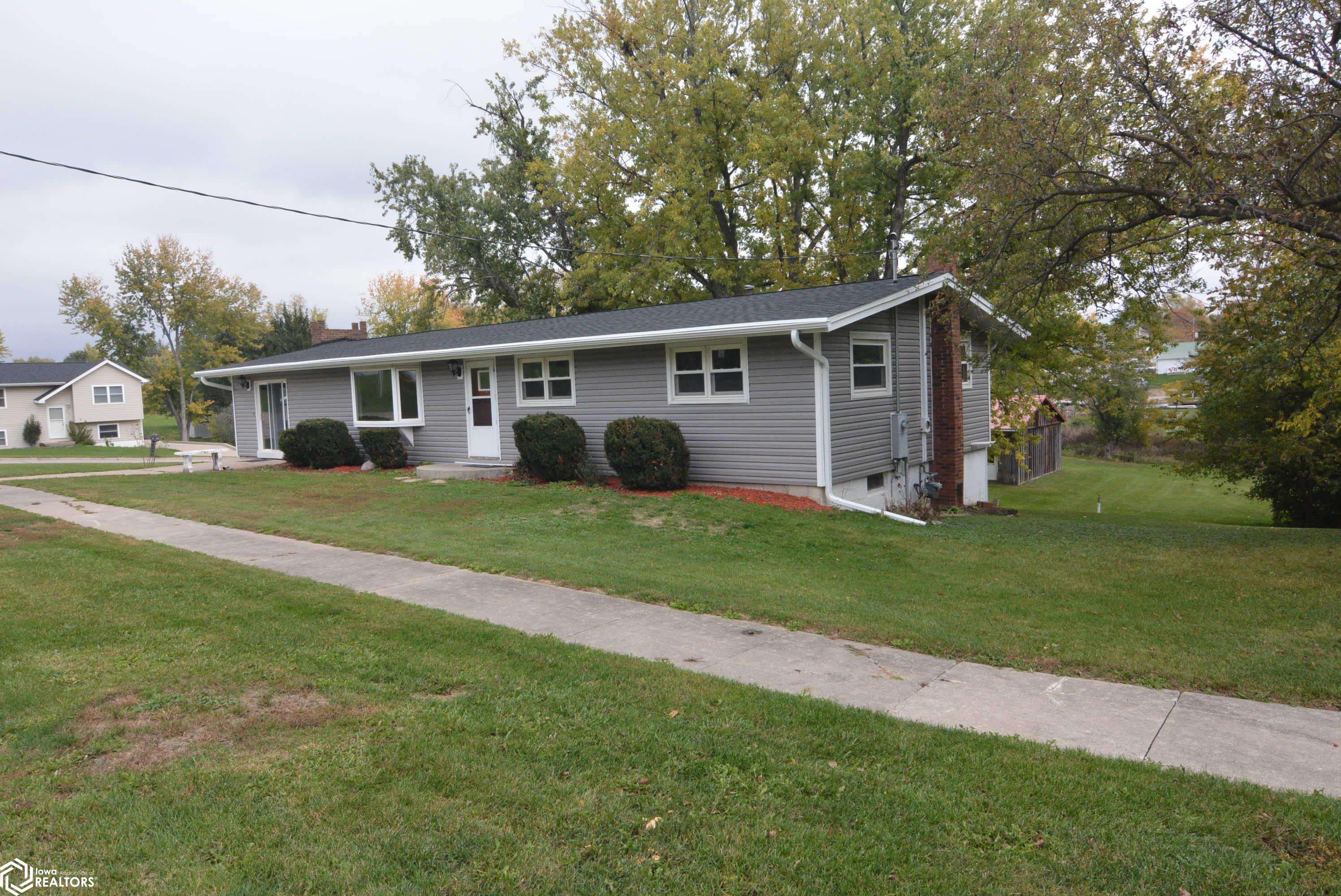 132 Pearl, Grinnell, Iowa 50112, 3 Bedrooms Bedrooms, ,1 BathroomBathrooms,Single Family,For Sale,Pearl,6312409