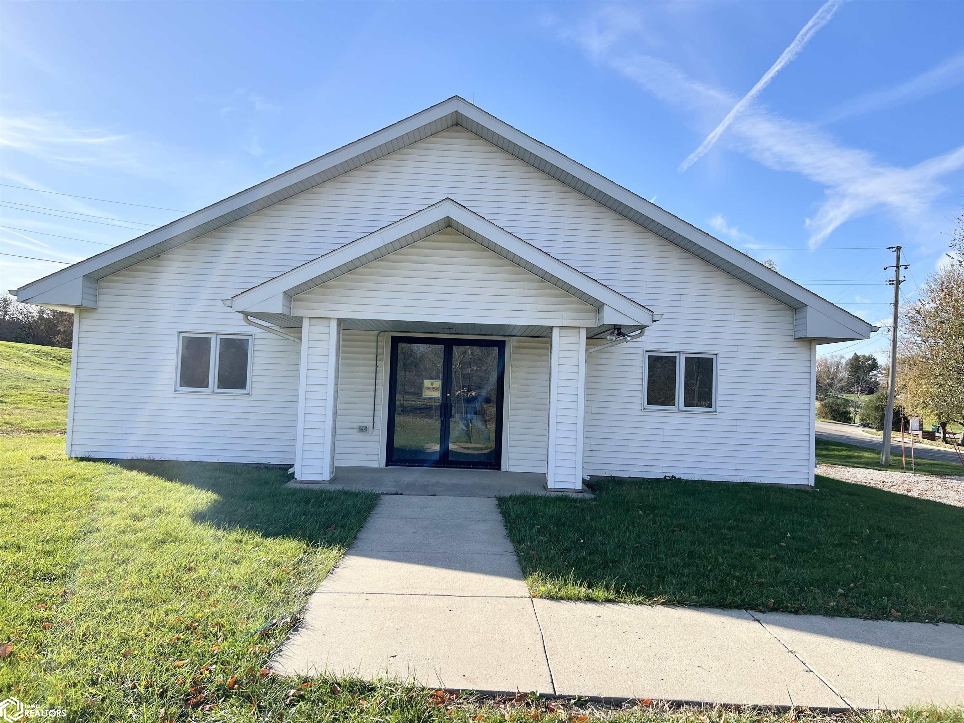 1805 8th, Newton, Iowa 50208, ,Commercial (5+ Units),For Sale,8th,6312786