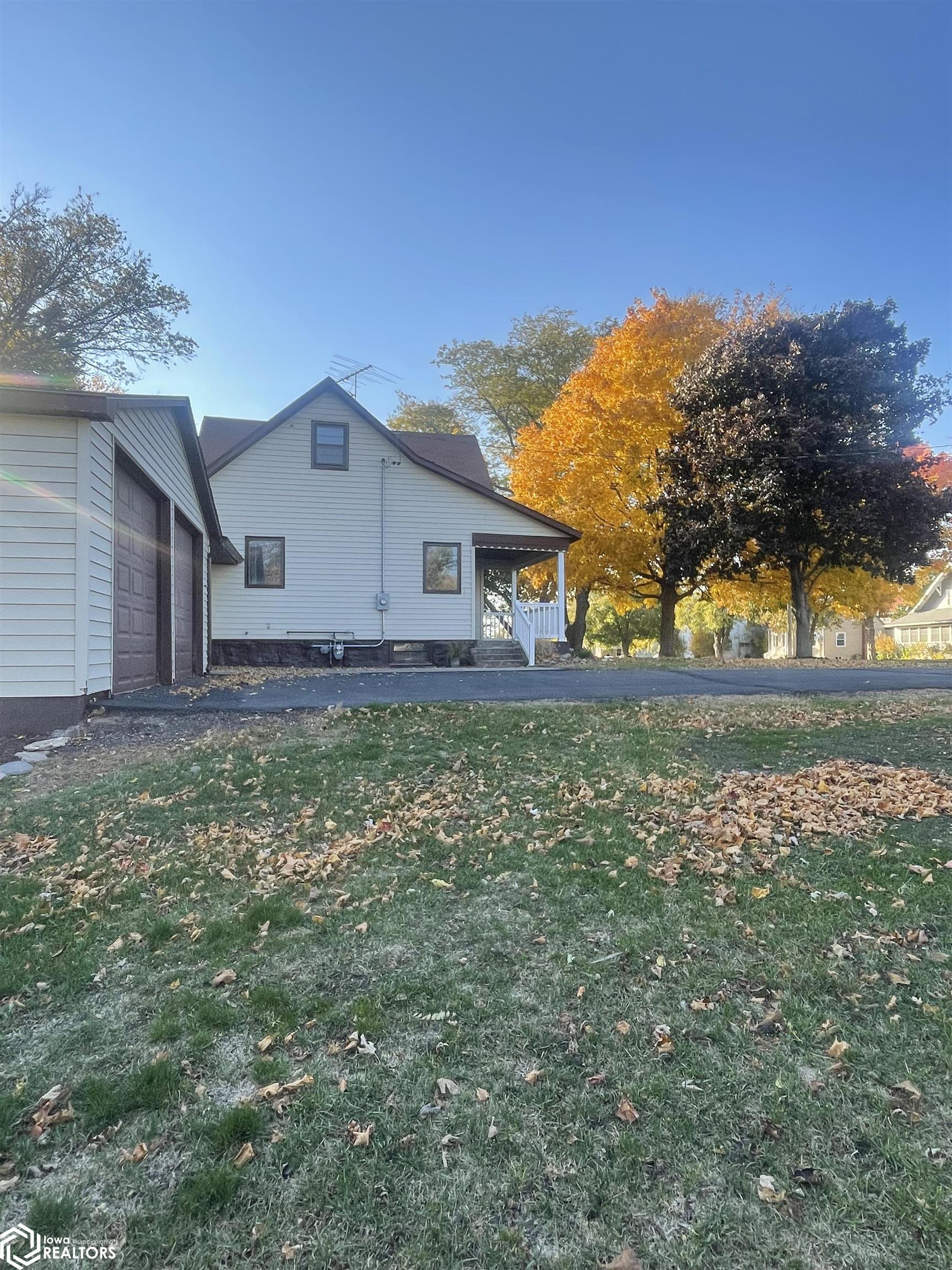 224 Ash, Hubbard, Iowa image 20
