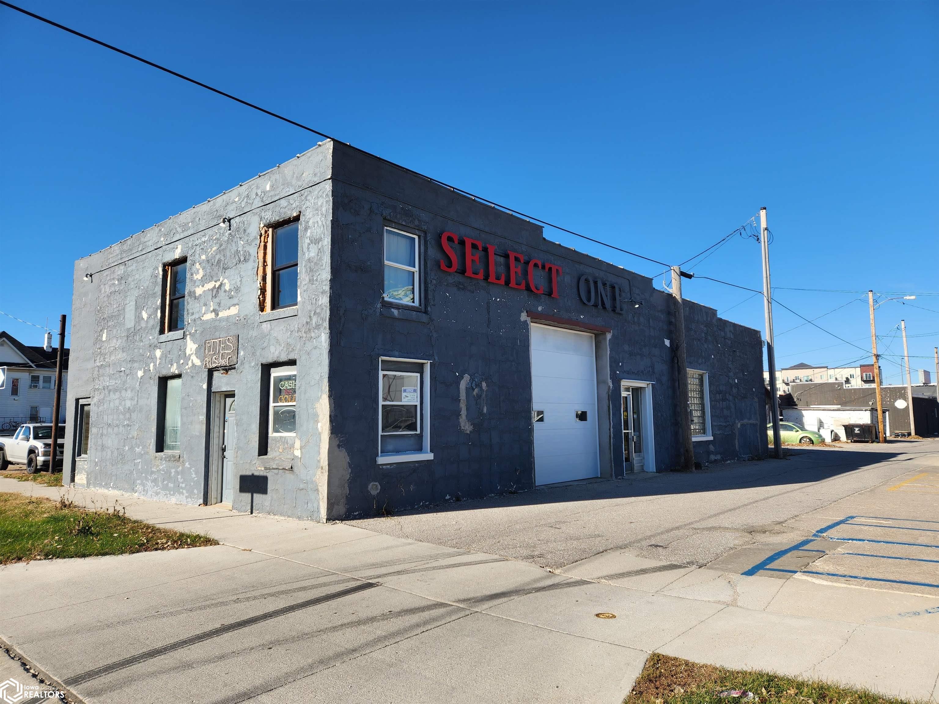 16 6th, Mason City, Iowa 50401, ,Commercial (5+ Units),For Sale,6th,6313234