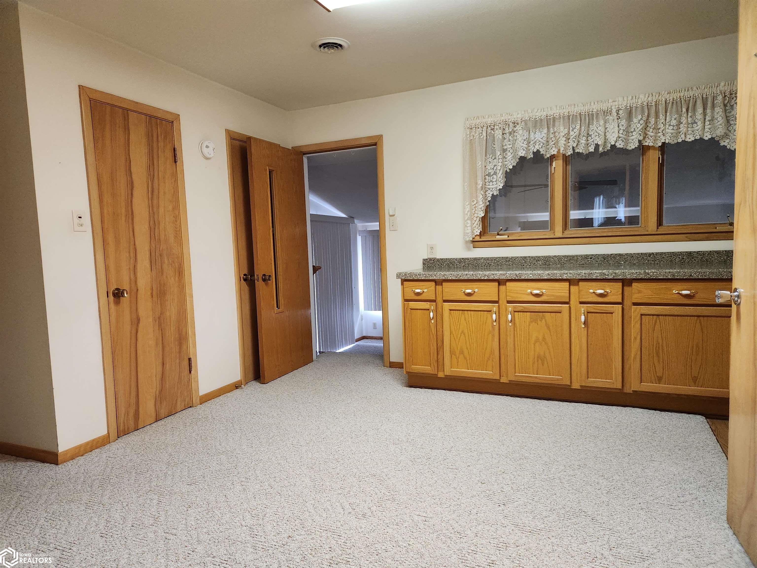601 11Th, Grinnell, Iowa 50112, 2 Bedrooms Bedrooms, ,1 BathroomBathrooms,Single Family,For Sale,11Th,6313298