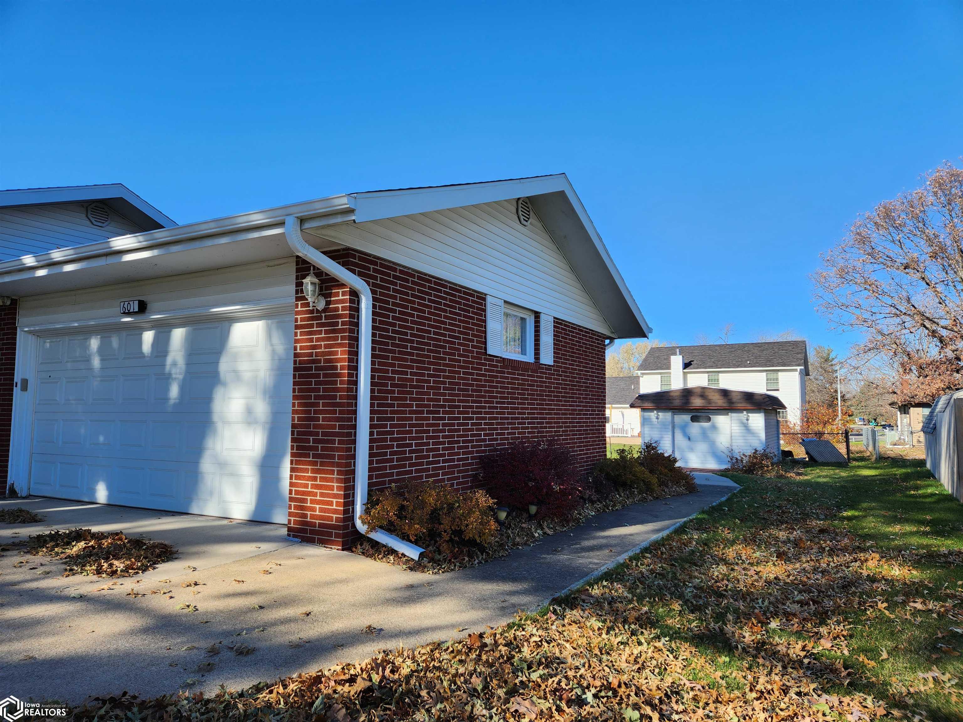 601 11Th, Grinnell, Iowa 50112, 2 Bedrooms Bedrooms, ,1 BathroomBathrooms,Single Family,For Sale,11Th,6313298